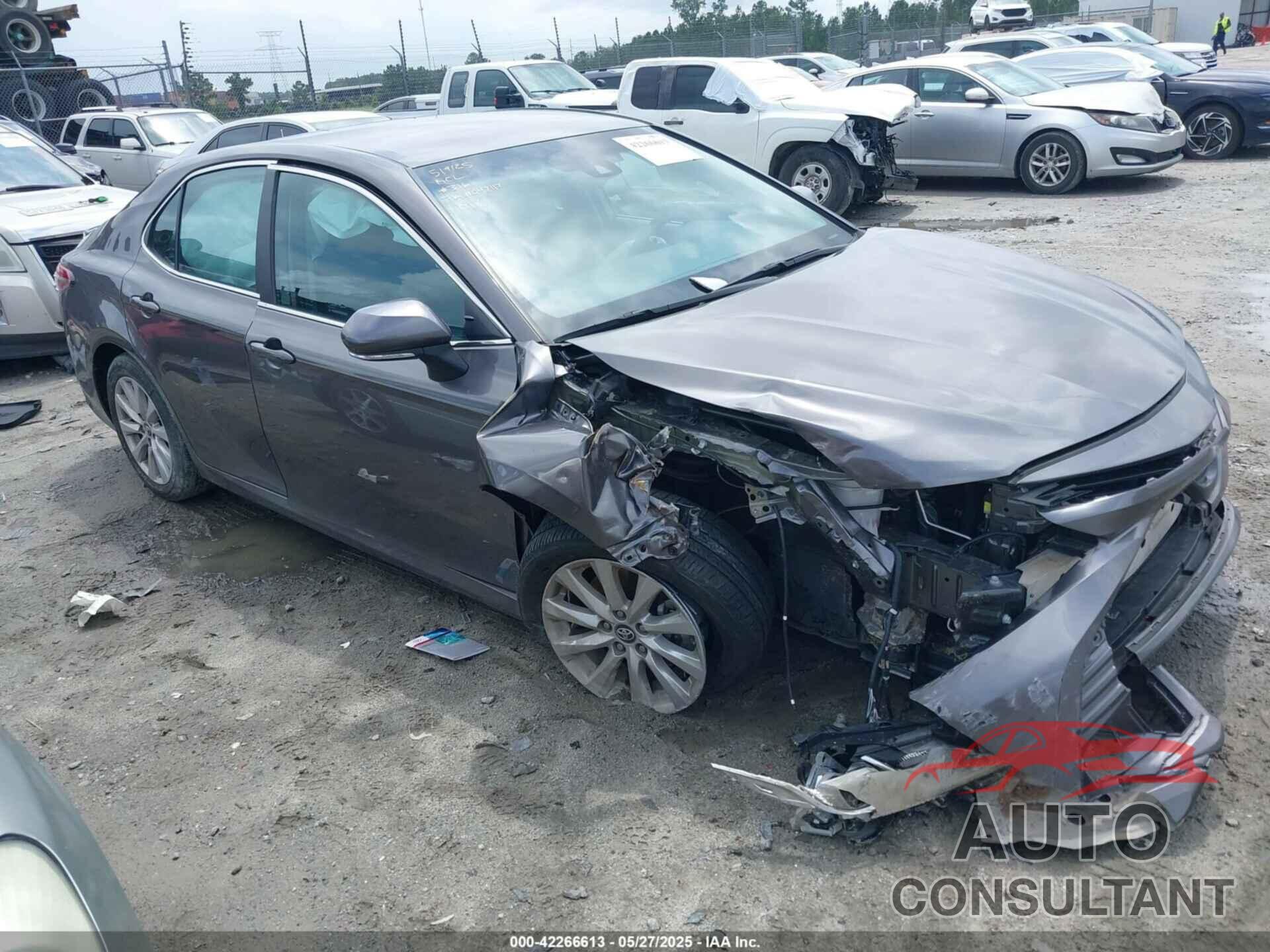 TOYOTA CAMRY 2018 - 4T1B11HK8JU537044