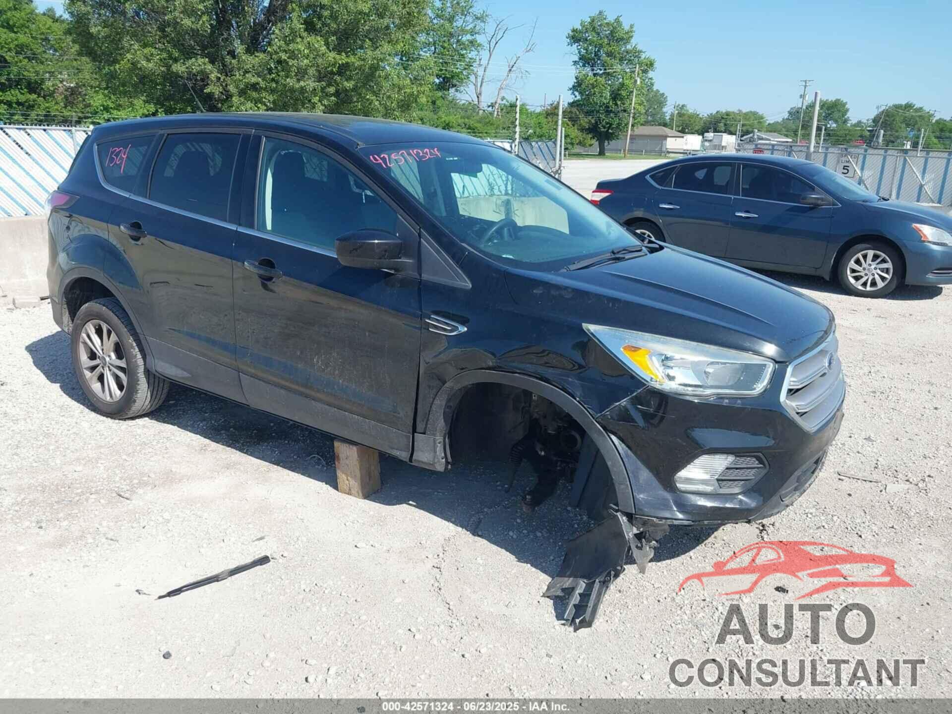 FORD ESCAPE 2017 - 1FMCU9G93HUA28692