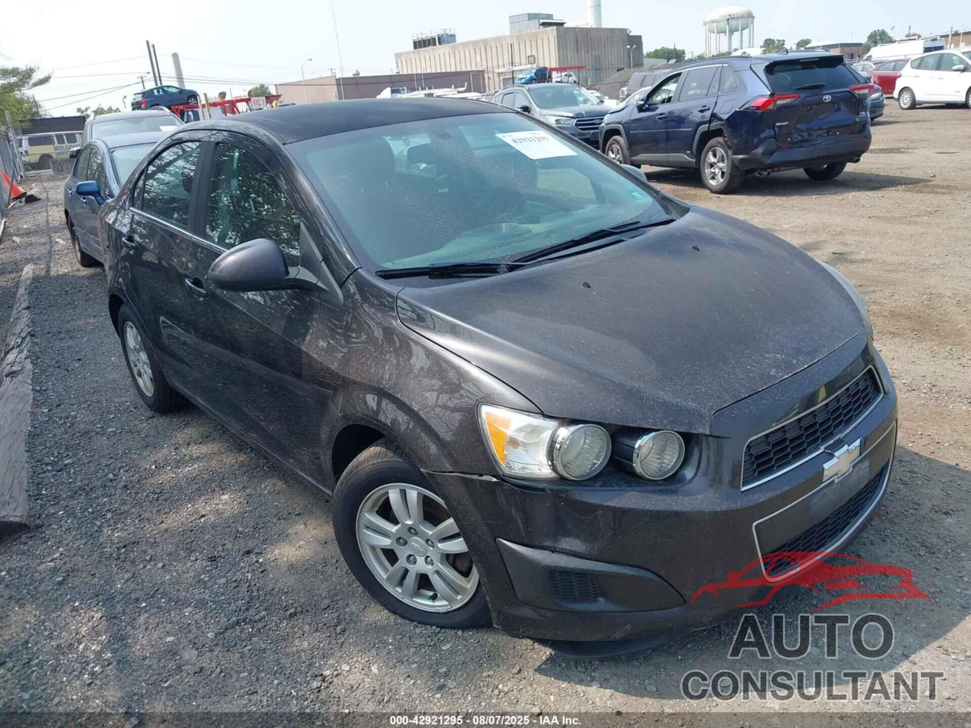CHEVROLET SONIC 2014 - 1G1JC5SGXE4101171