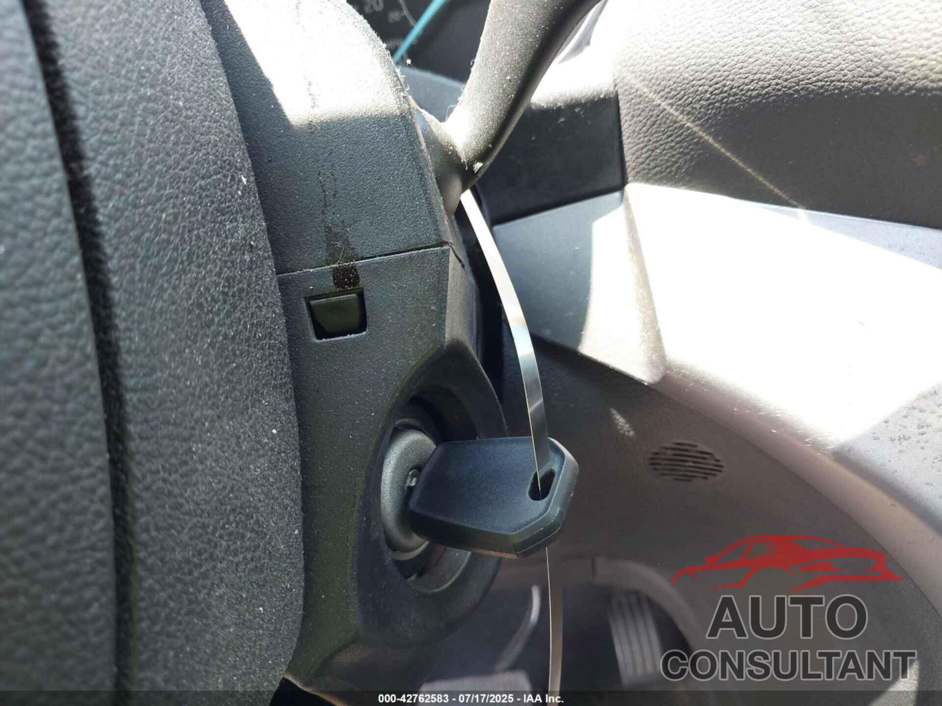 FORD ESCAPE 2018 - 1FMCU0GD7JUD35630