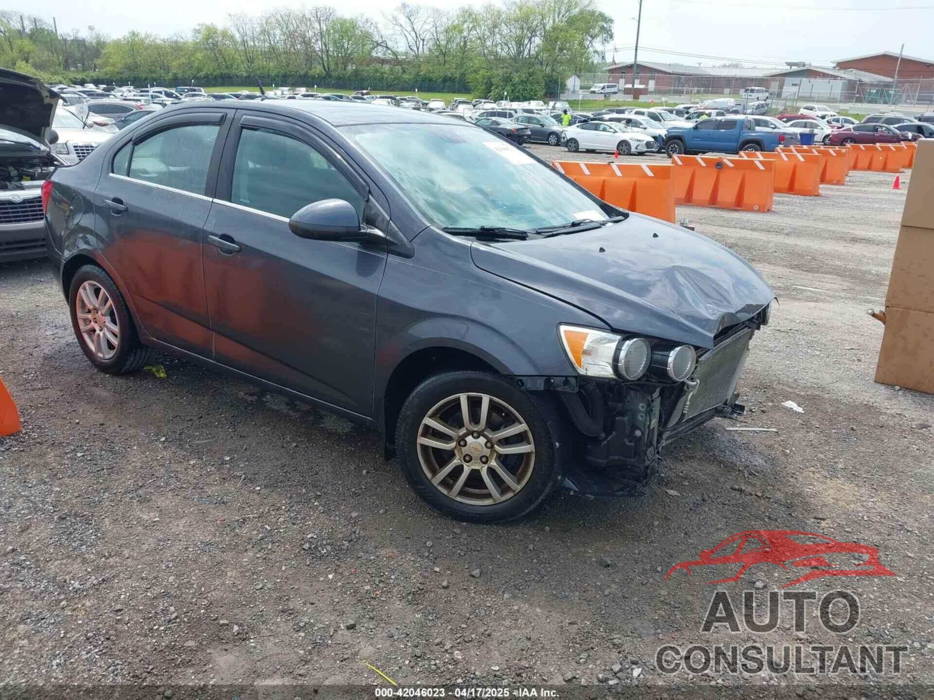 CHEVROLET SONIC 2012 - 1G1JC5SH6C4182093