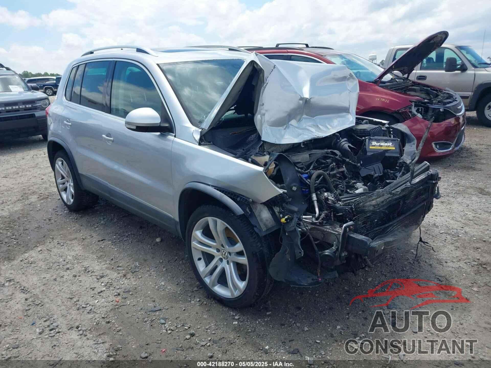 VOLKSWAGEN TIGUAN 2013 - WVGBV3AXXDW573624