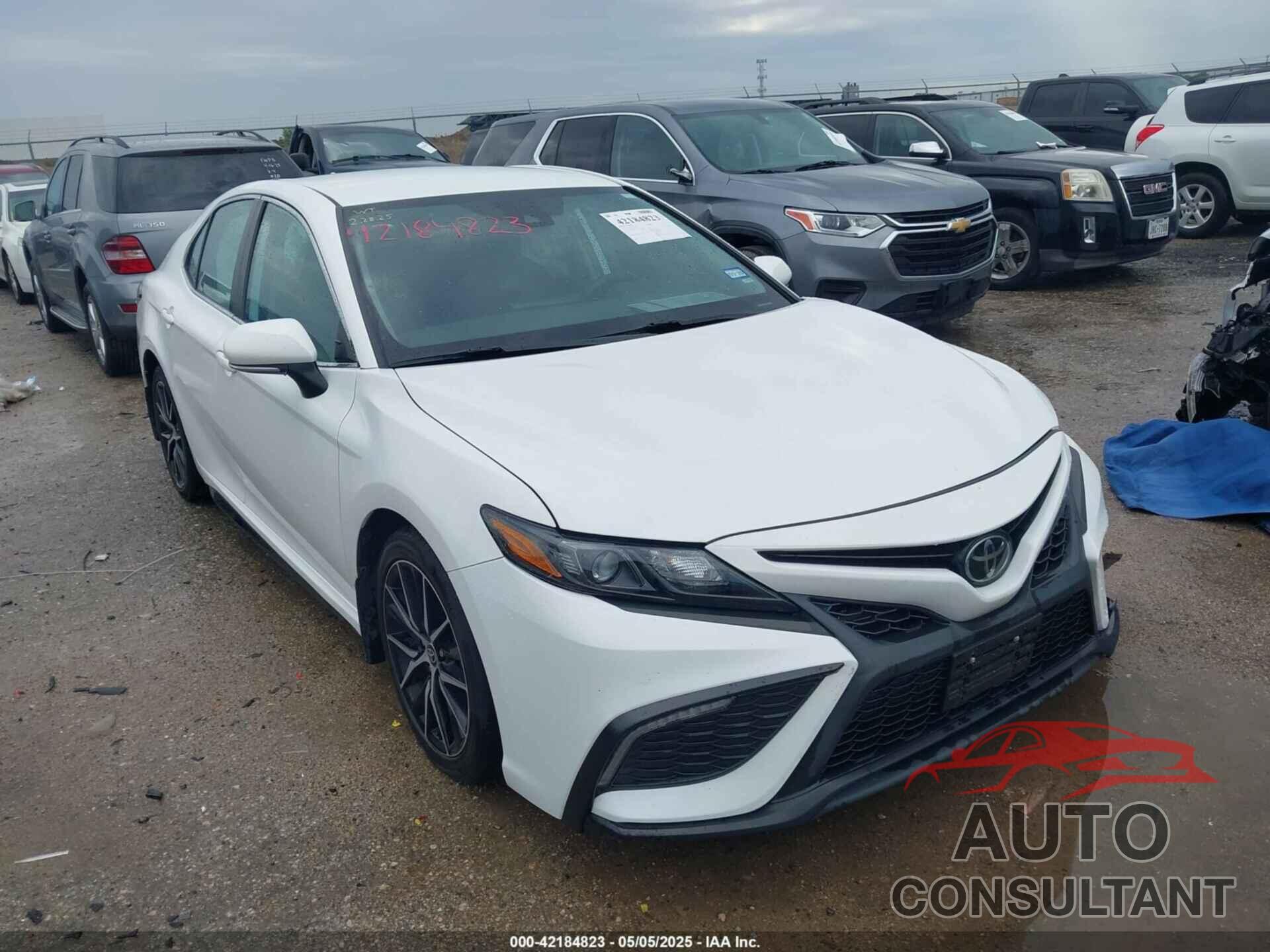 TOYOTA CAMRY 2022 - 4T1G11AK5NU674903
