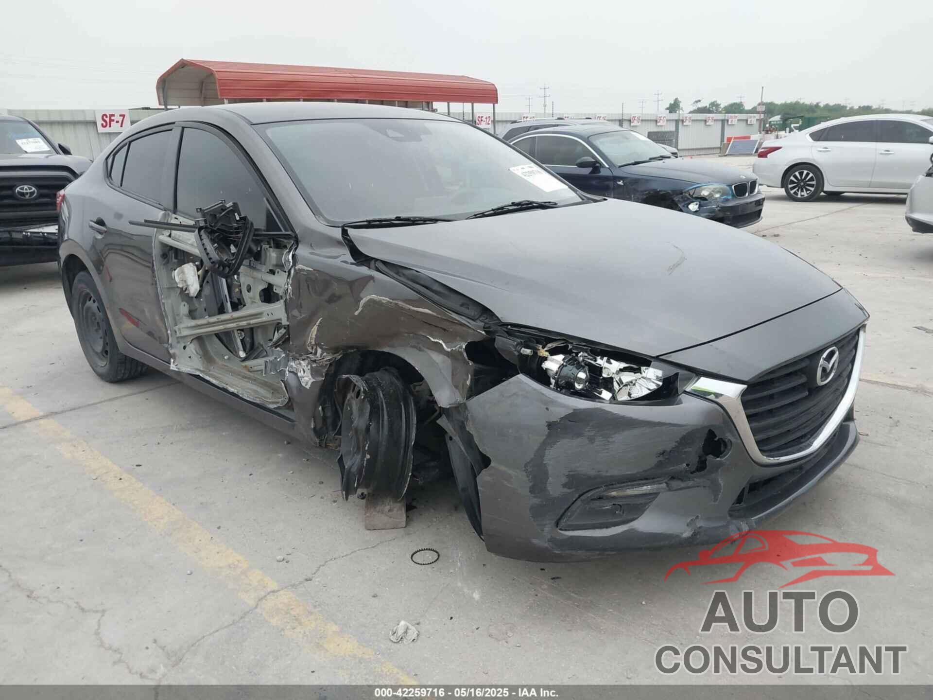 MAZDA MAZDA3 2018 - 3MZBN1U70JM221262
