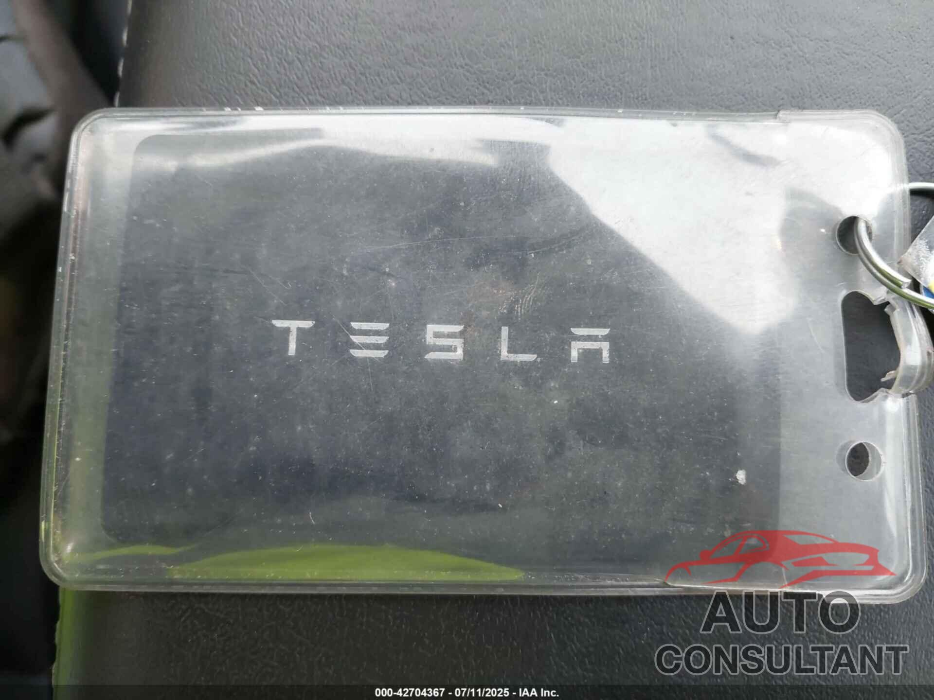 TESLA MODEL Y 2021 - 5YJYGDEE4MF084857