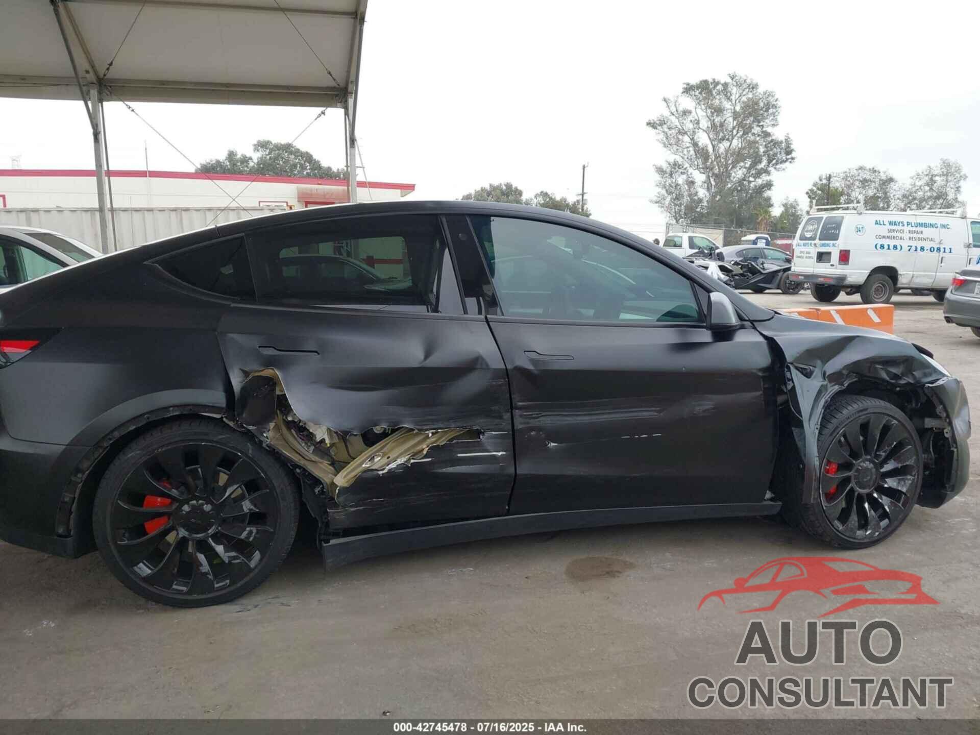 TESLA MODEL Y 2023 - 7SAYGDEF2PF659490