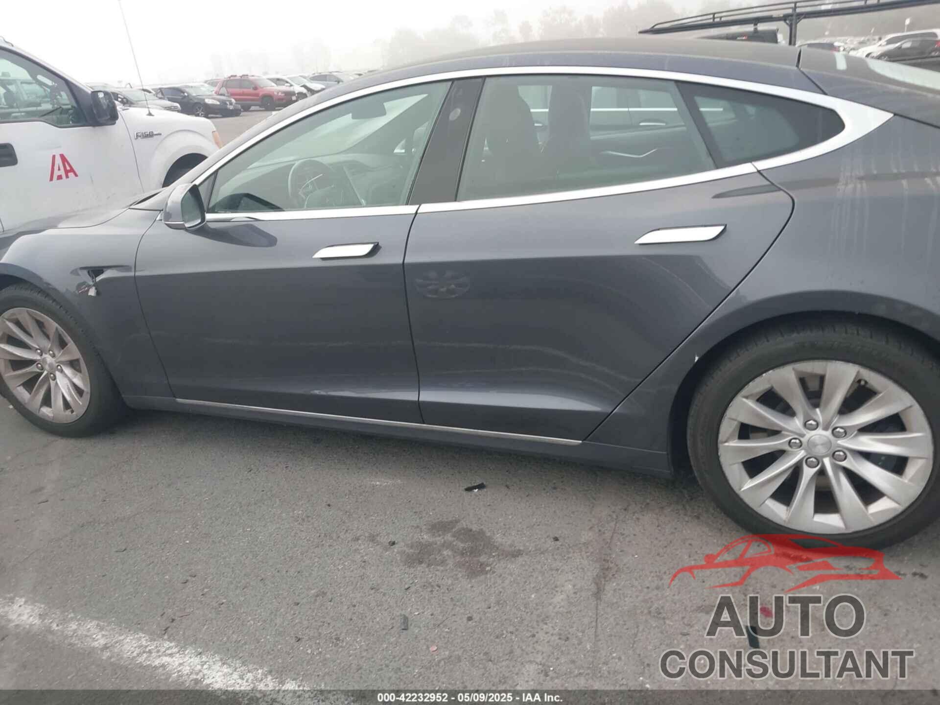 TESLA MODEL S 2017 - 5YJSA1E11HF205255