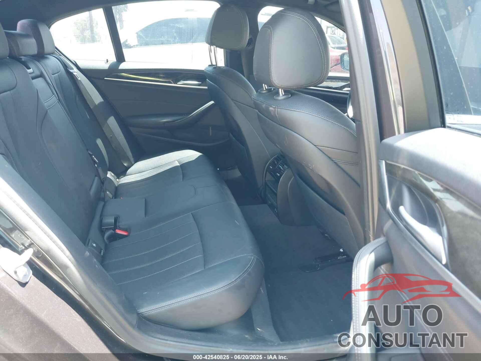 BMW 5 SERIES 2021 - WBA13AG03MCF17157