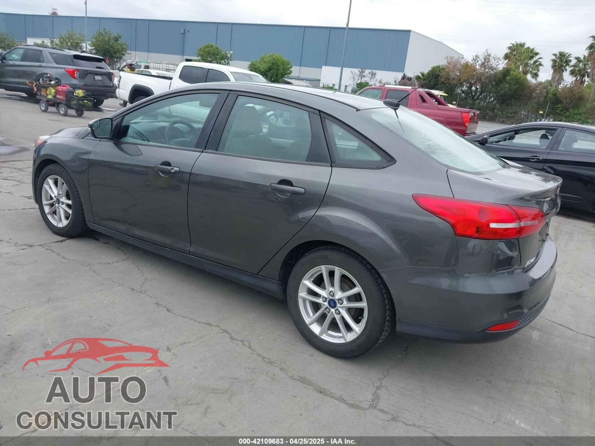 FORD FOCUS 2015 - 1FADP3F29FL342311