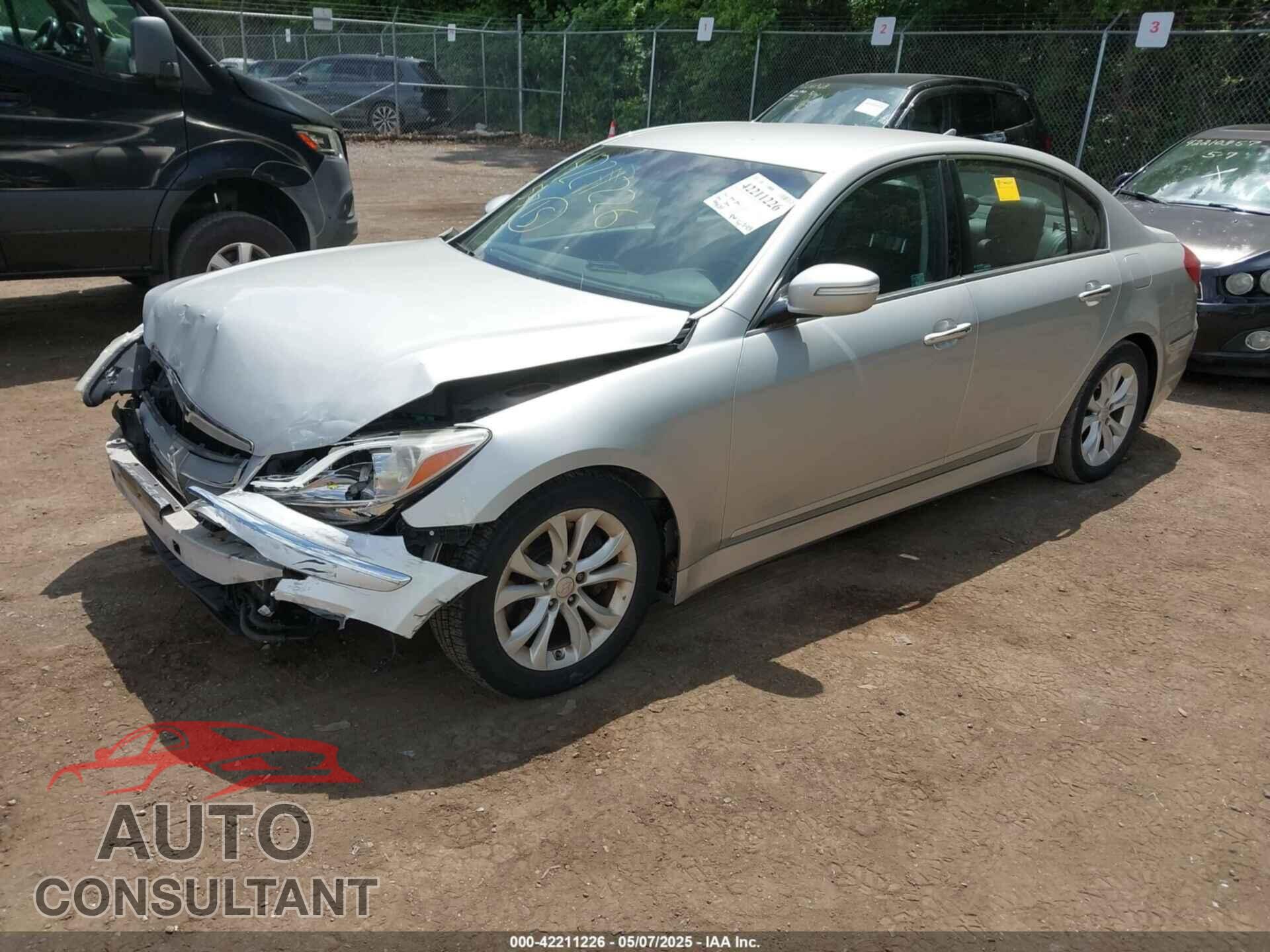 HYUNDAI GENESIS 2012 - KMHGC4DD5CU181941