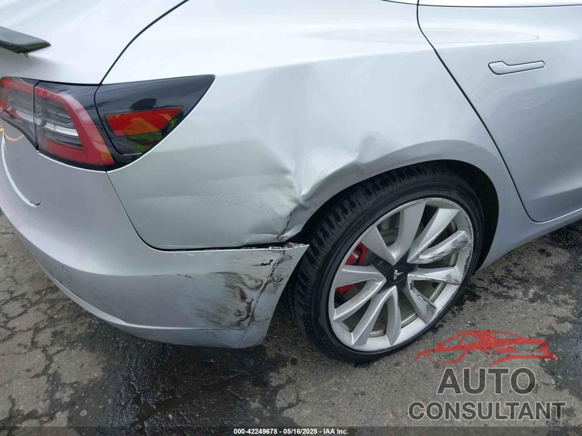 TESLA MODEL 3 2018 - 5YJ3E1EA6JF039278