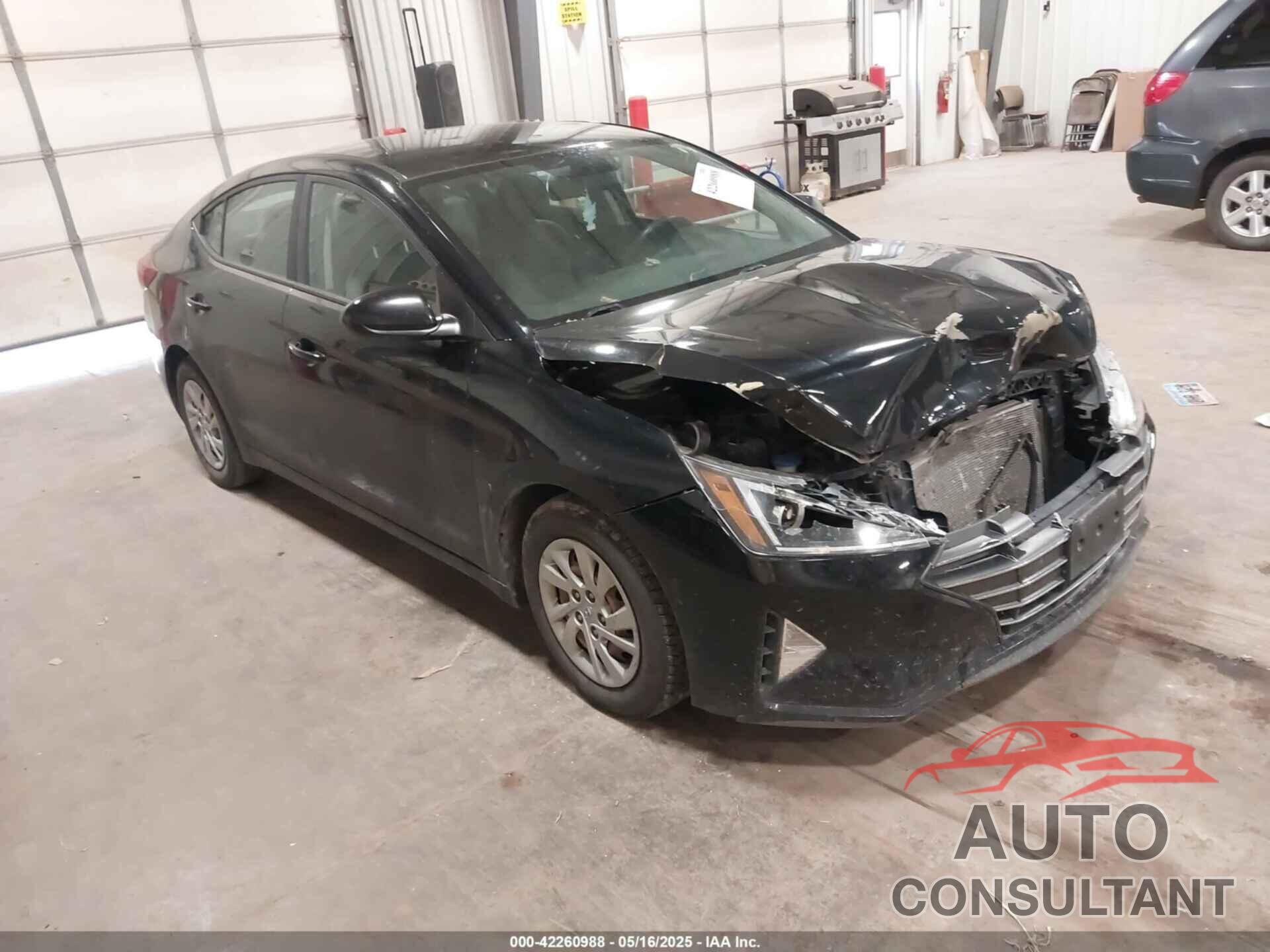 HYUNDAI ELANTRA 2019 - KMHD74LF8KU756994