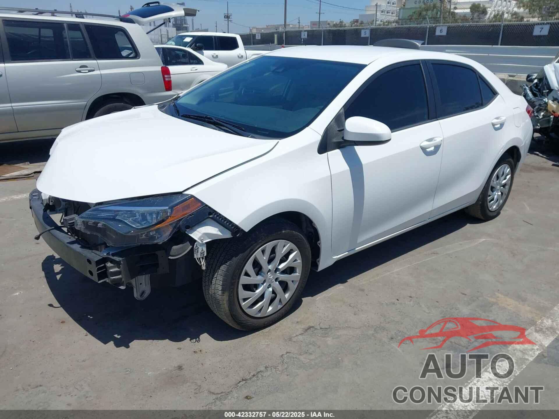 TOYOTA COROLLA 2018 - 5YFBURHE9JP835586