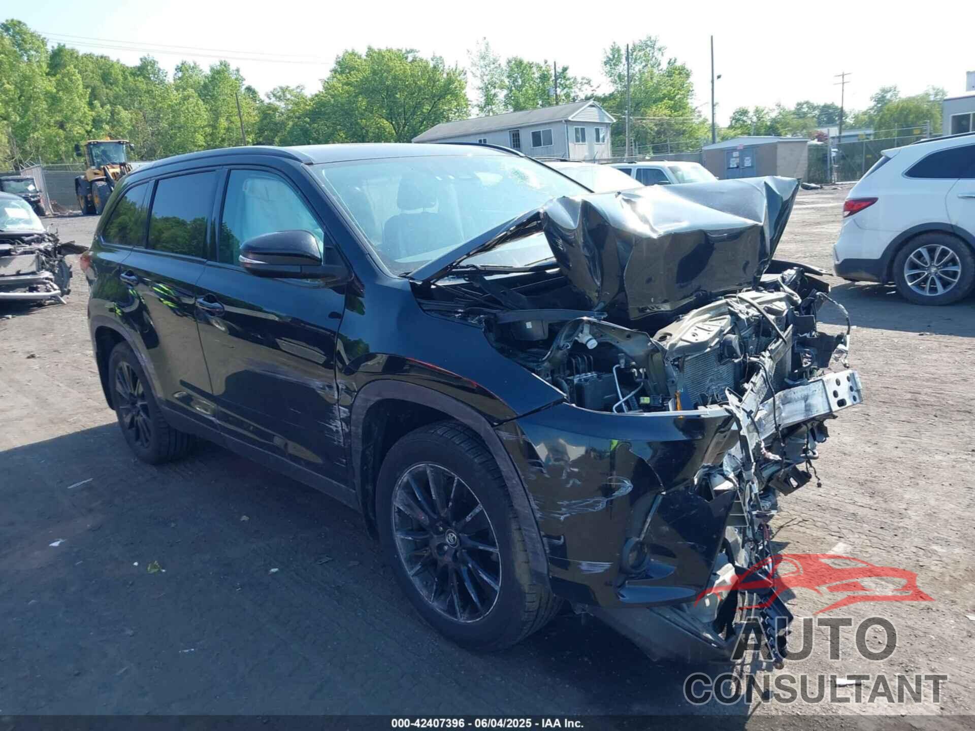 TOYOTA HIGHLANDER 2019 - 5TDJZRFH9KS622589