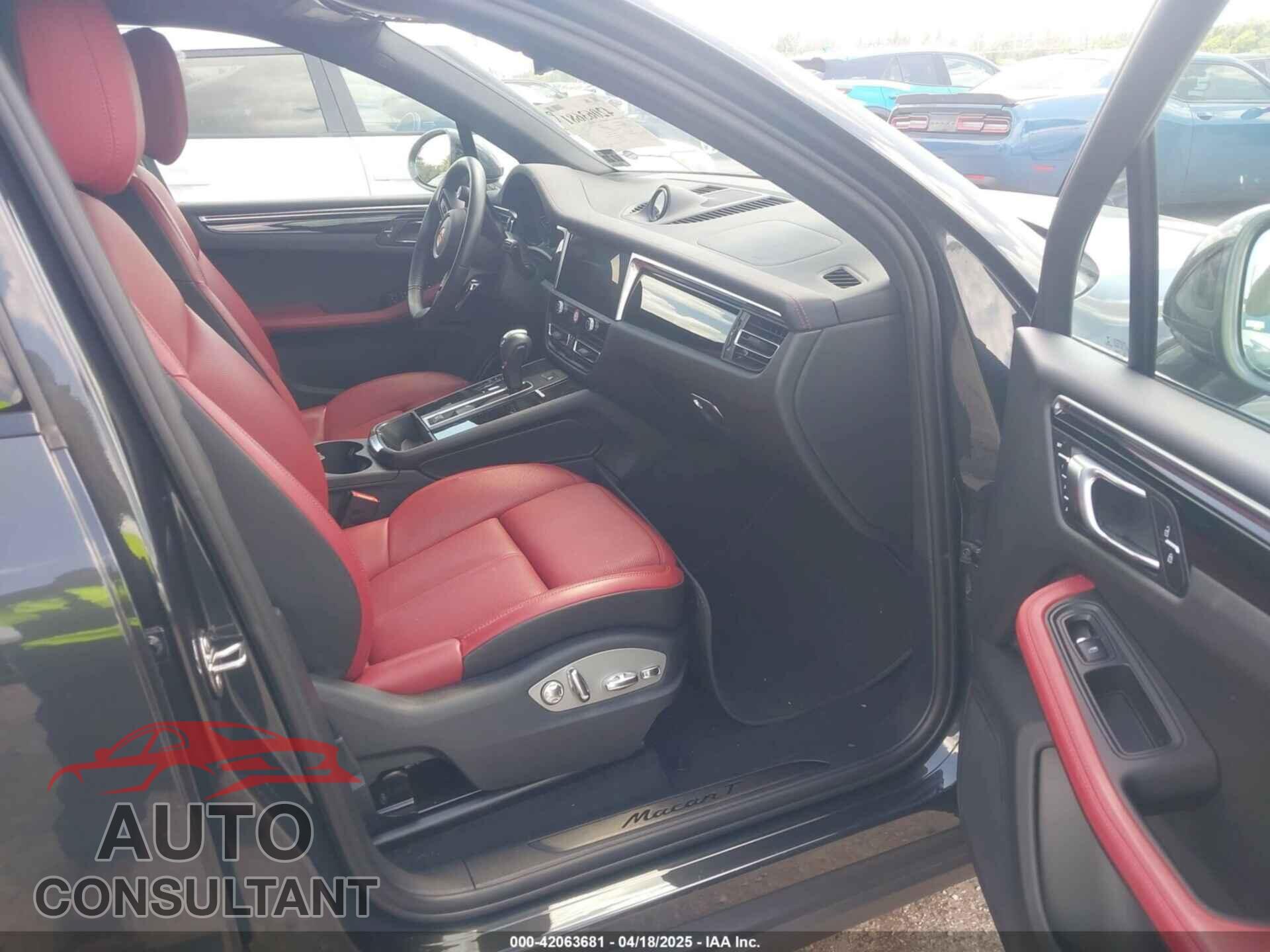 PORSCHE MACAN 2023 - WP1AA2A5XPLB02680