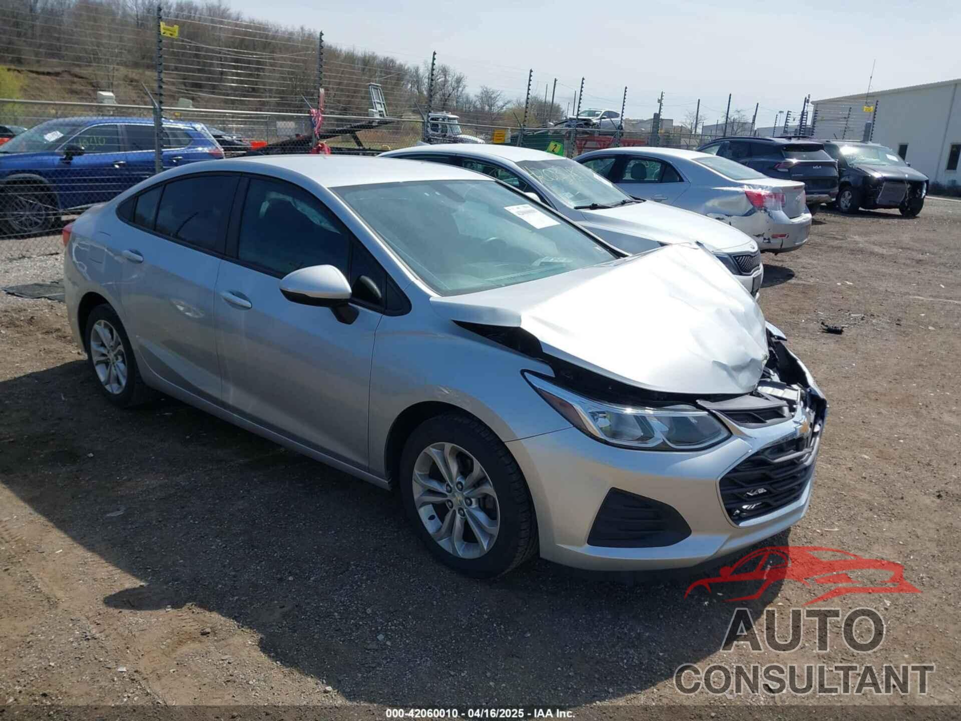 CHEVROLET CRUZE 2019 - 1G1BC5SM7K7135668
