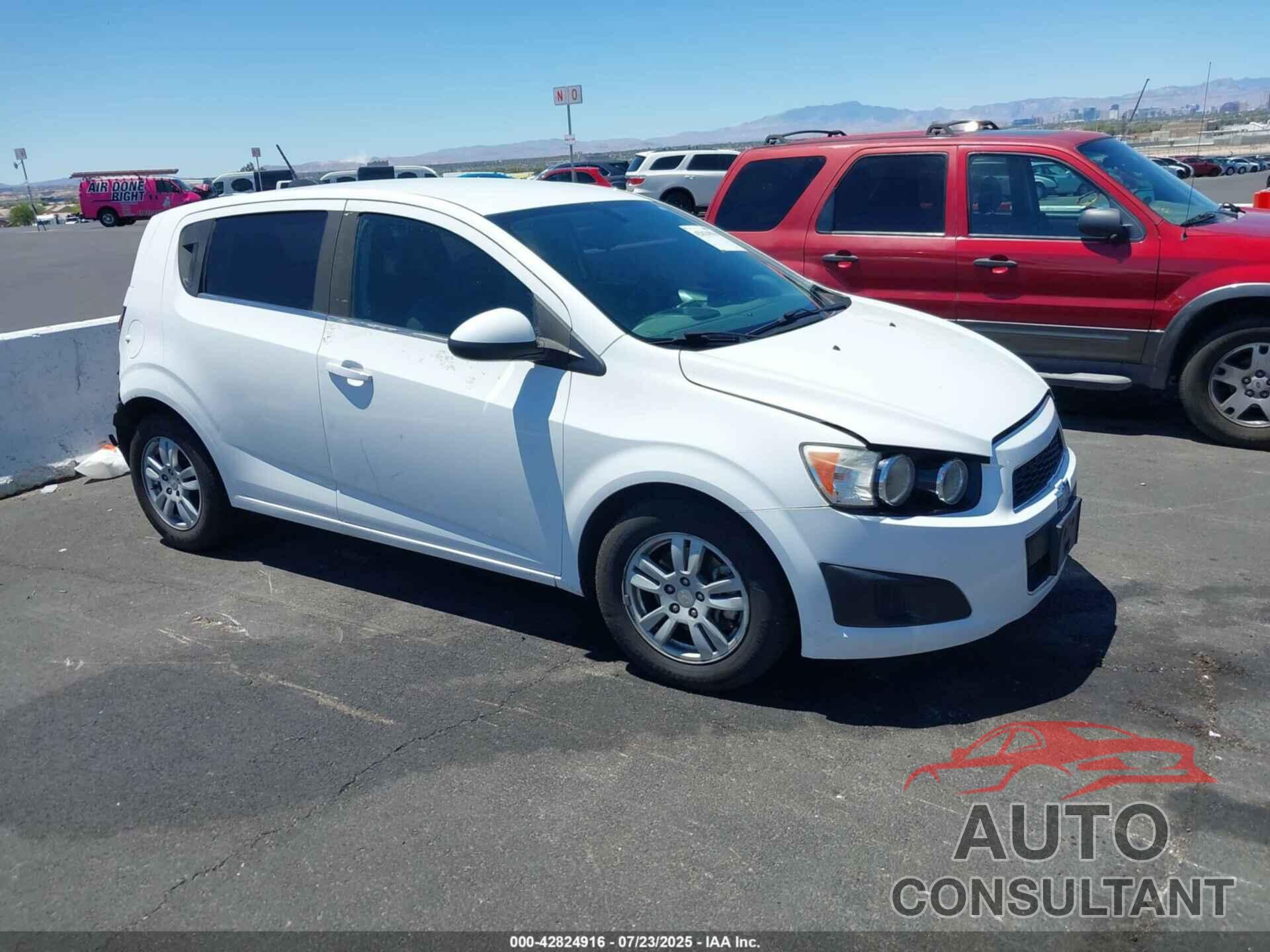 CHEVROLET SONIC 2015 - 1G1JC6SH6F4192259
