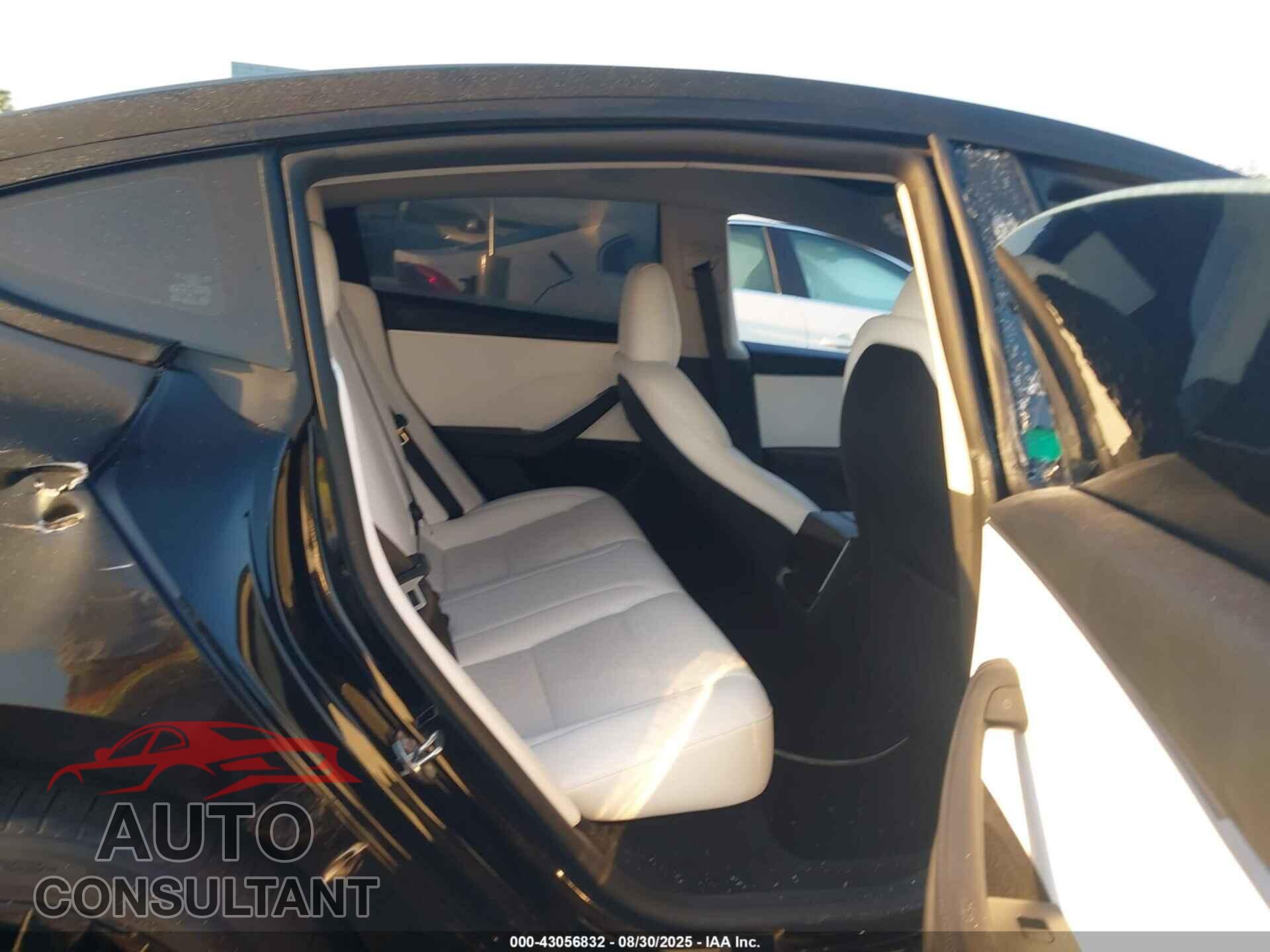 TESLA MODEL 3 2024 - 5YJ3E1EB6RF811993