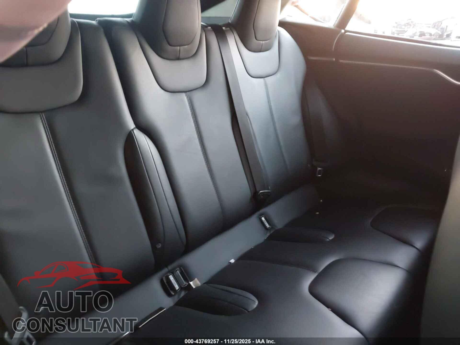 TESLA MODEL S 2015 - 5YJSA1E2XFF116080