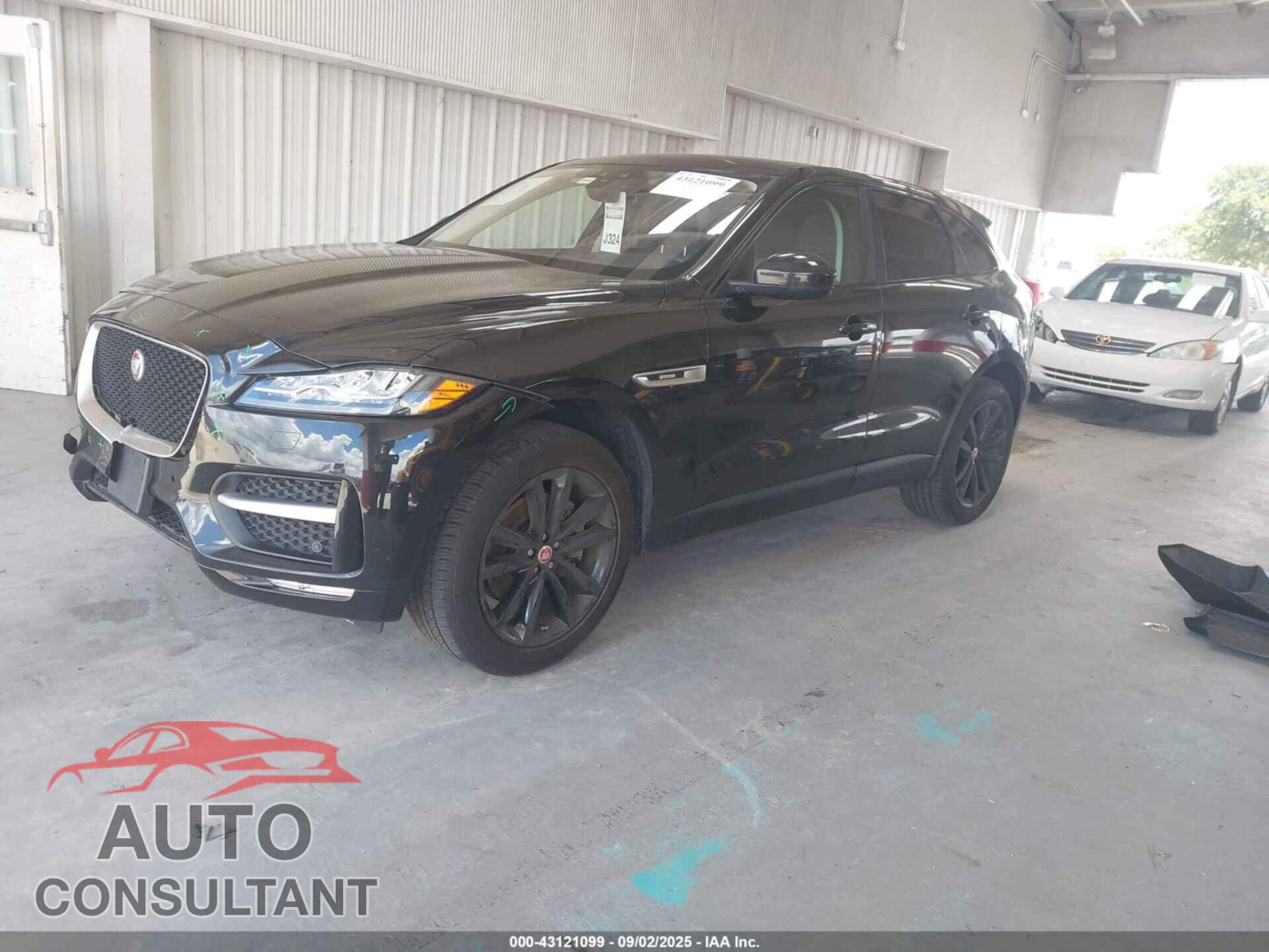 JAGUAR F-PACE 2017 - SADCL2BV2HA046965