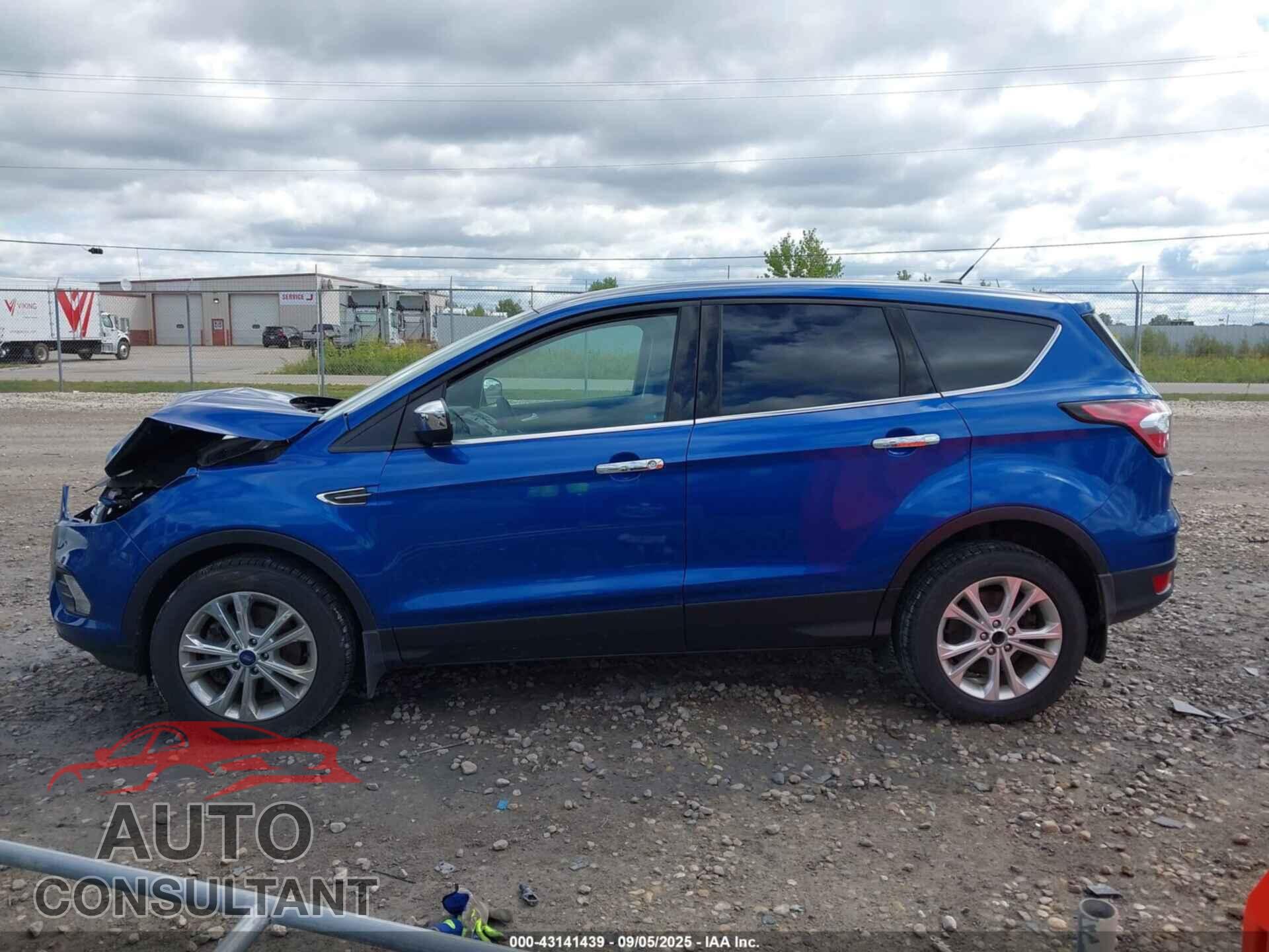 FORD ESCAPE 2017 - 1FMCU9GD7HUE44149