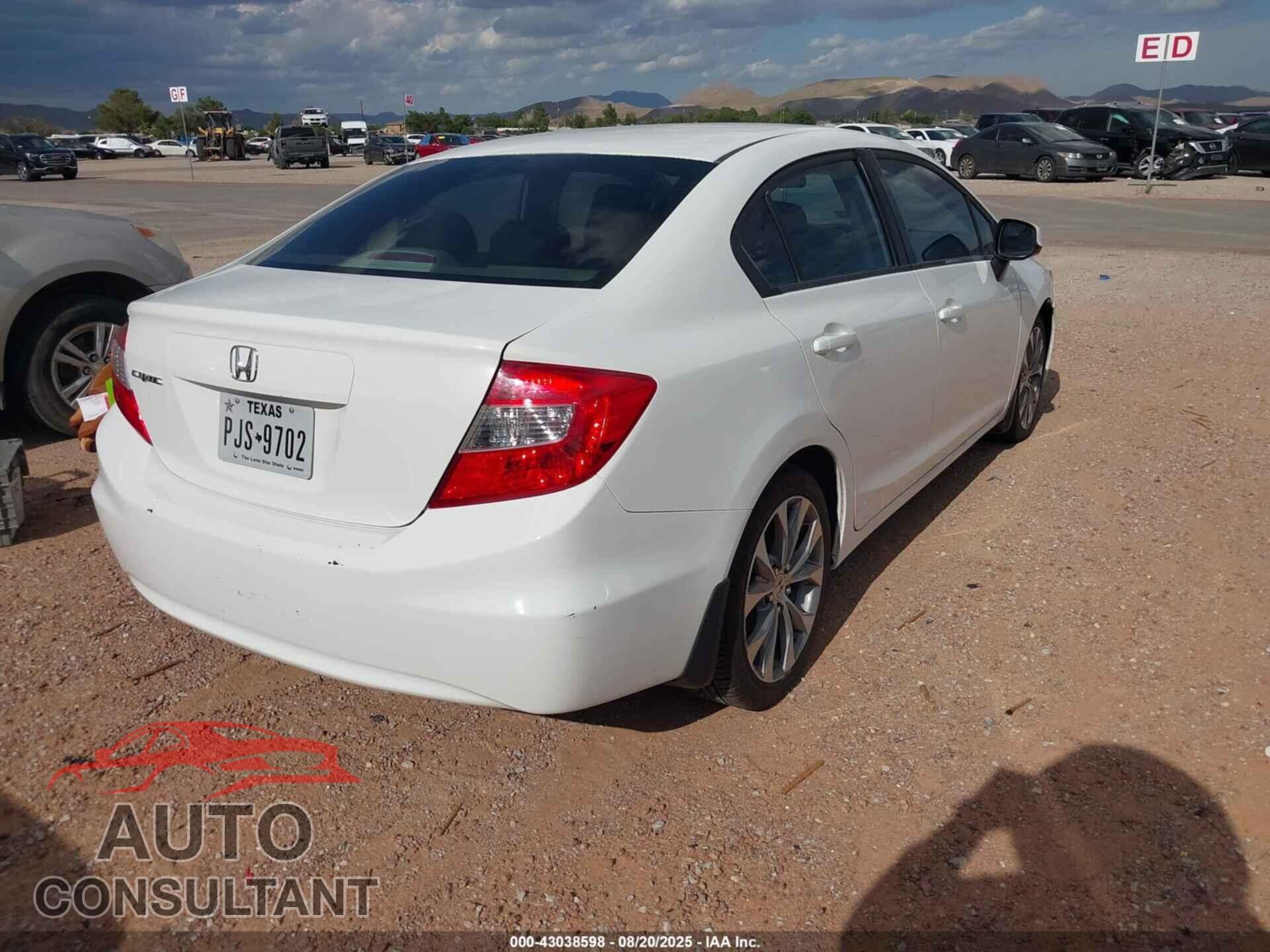 HONDA CIVIC 2012 - 2HGFB2F52CH587161