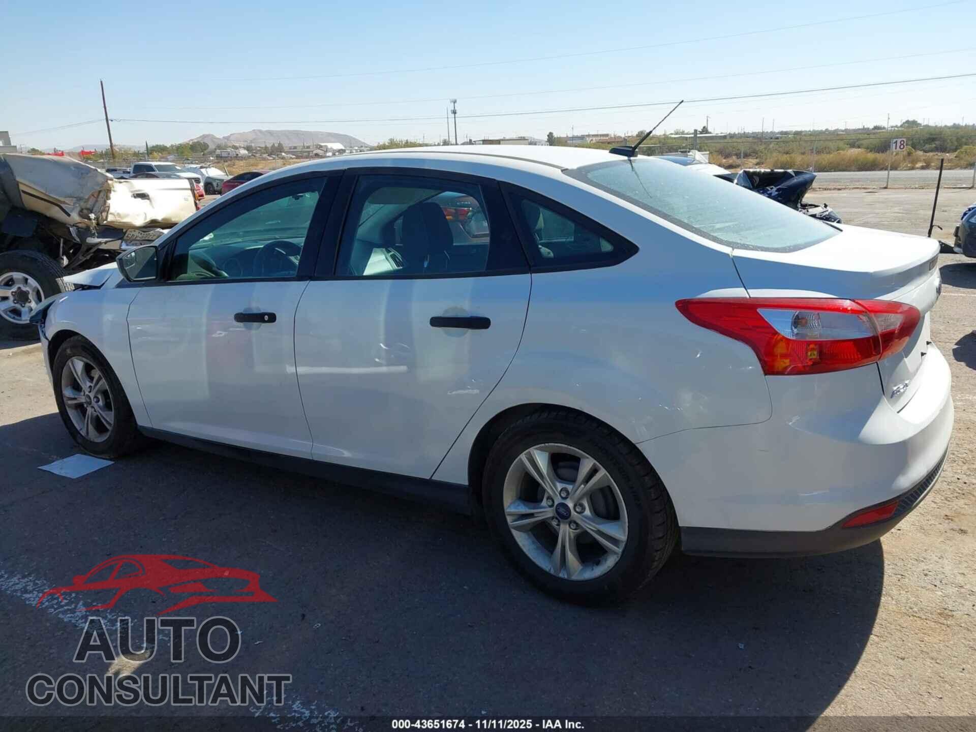FORD FOCUS 2014 - 1FADP3E2XEL200565