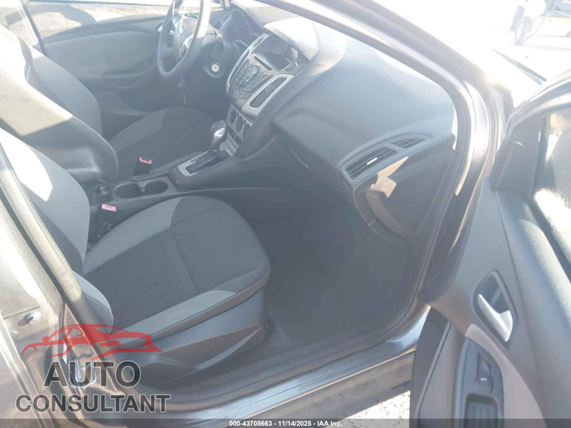 FORD FOCUS 2014 - 1FADP3F22EL447903