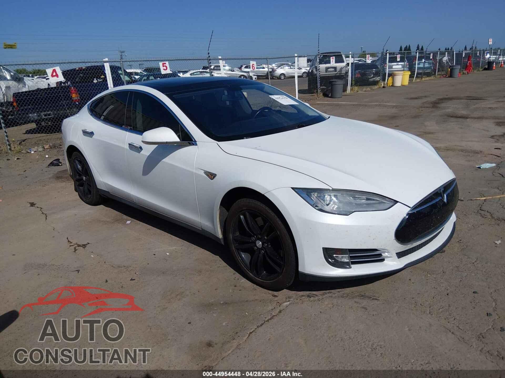 TESLA MODEL S 2013 - 5YJSA1DP0DFP14124