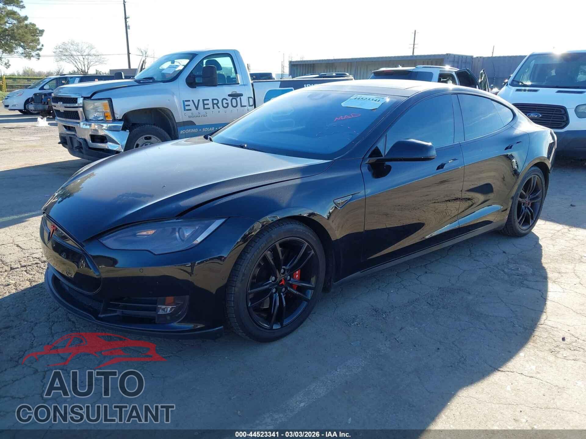 TESLA MODEL S 2015 - 5YJSA1E21FF105775