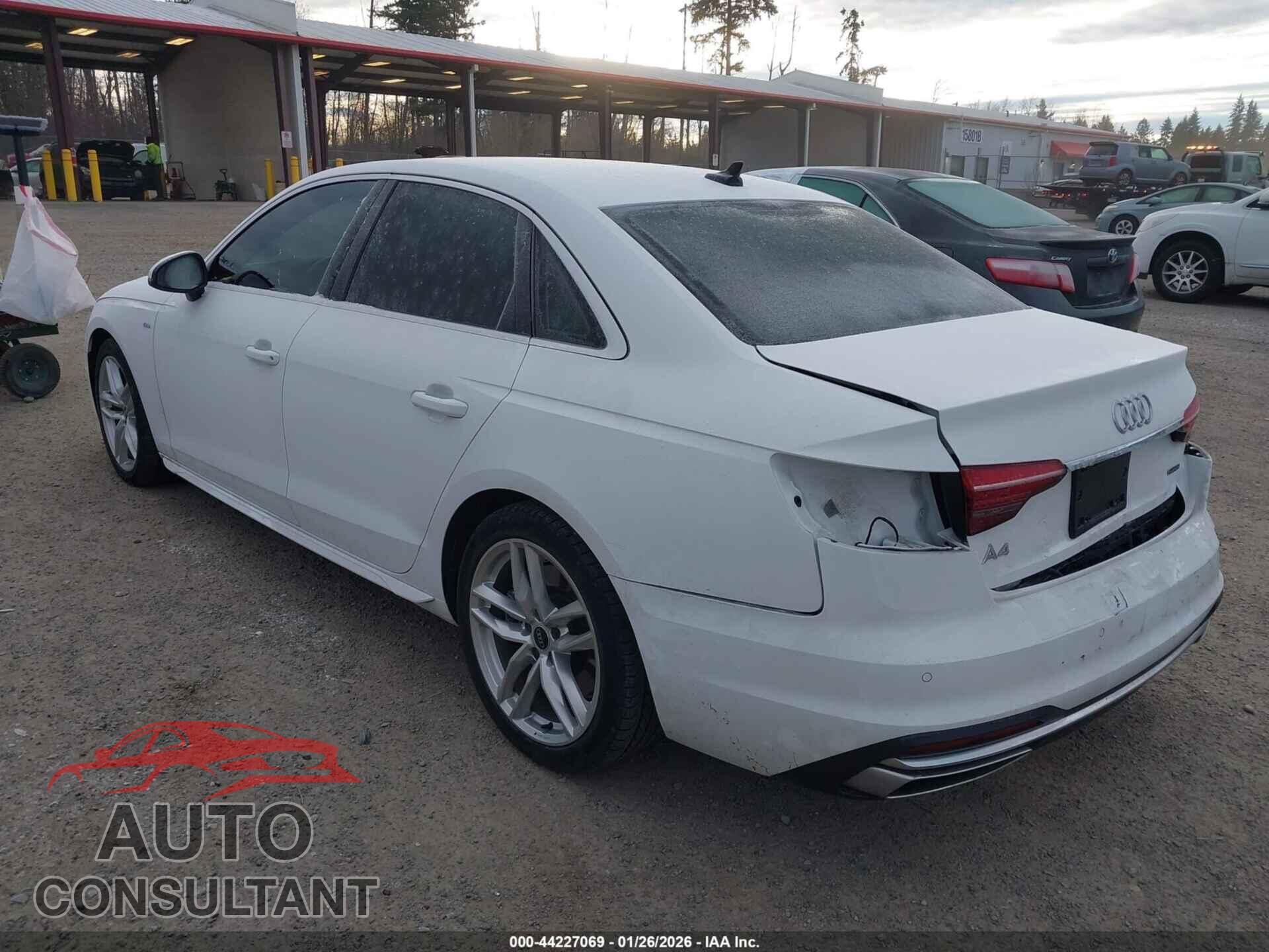 AUDI A4 2023 - WAUDAAF40PN001061