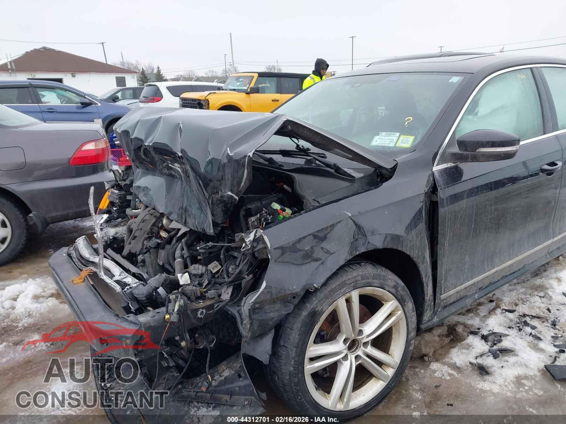 VOLKSWAGEN PASSAT 2014 - 1VWCN7A33EC089730