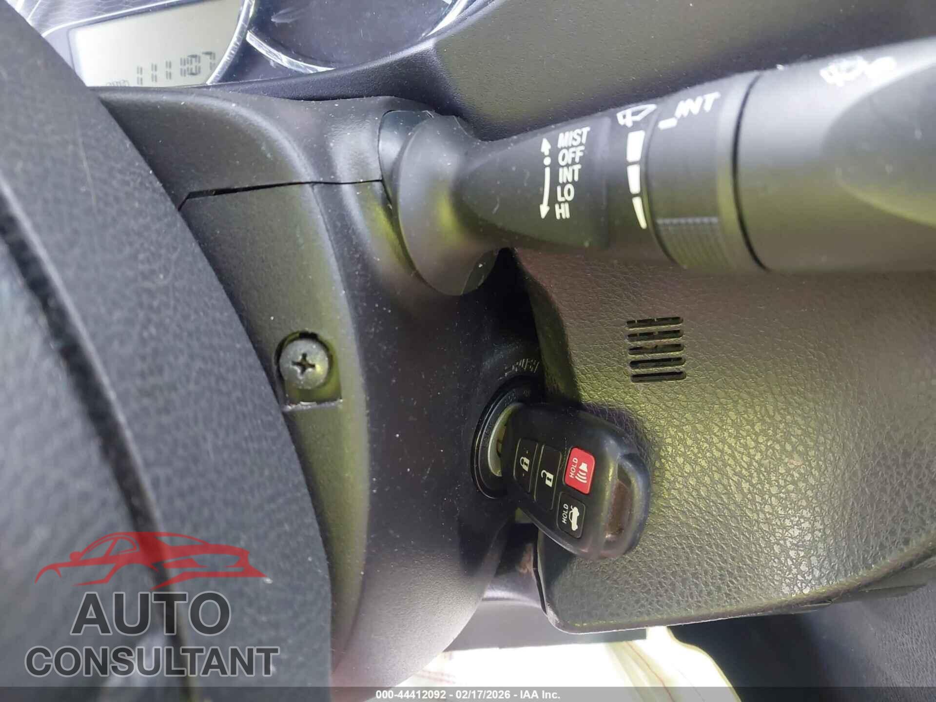 TOYOTA COROLLA 2015 - 2T1BURHE1FC454676