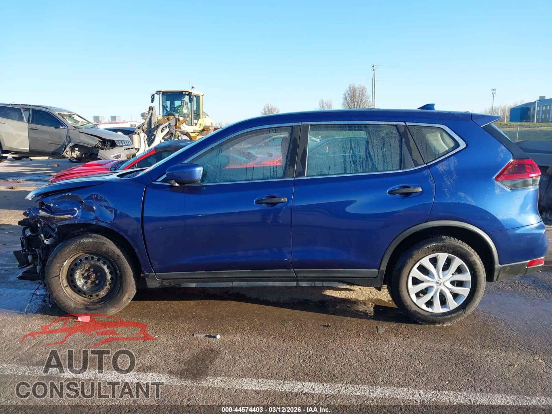 NISSAN ROGUE 2018 - KNMAT2MT8JP615934