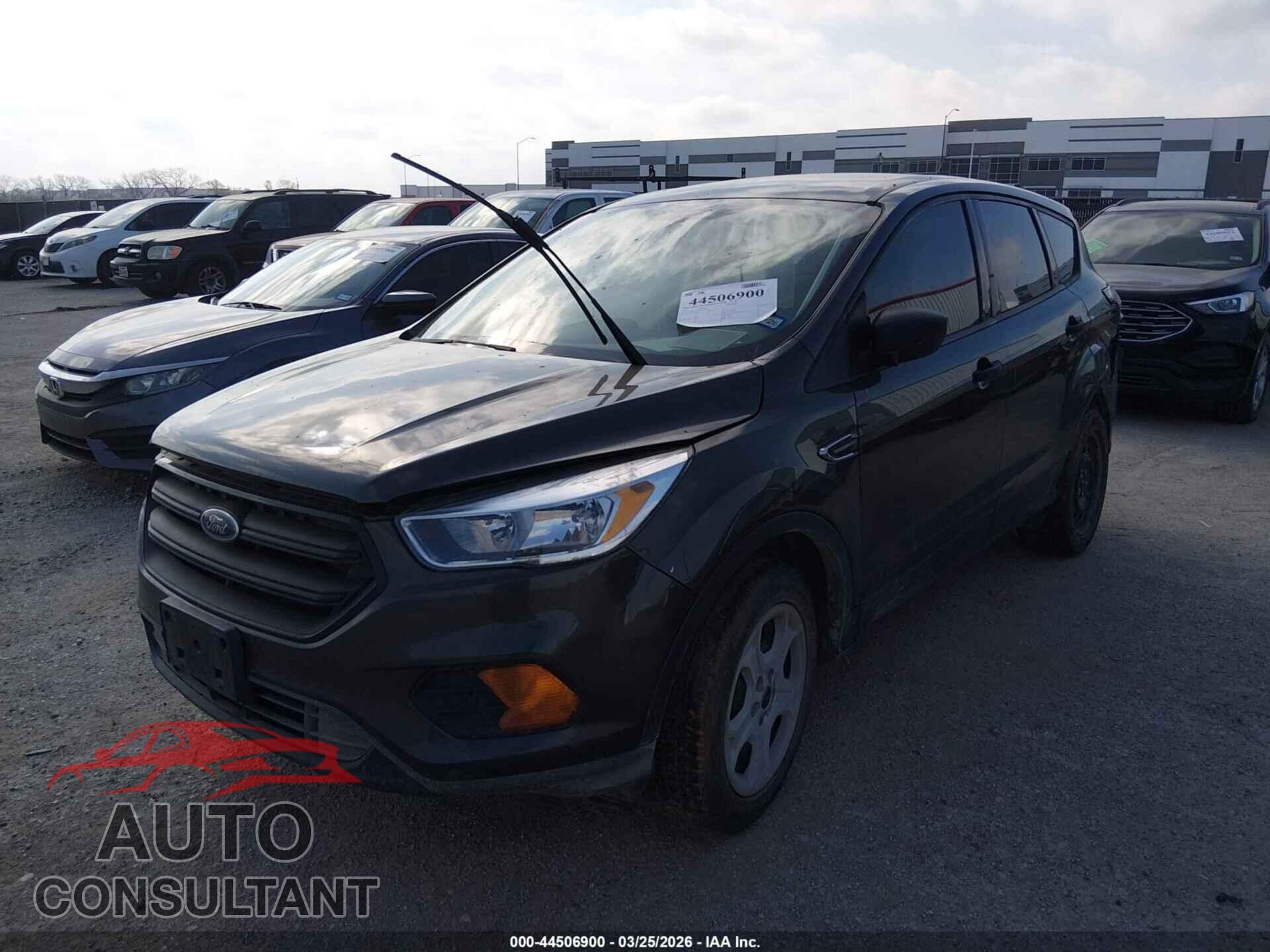 FORD ESCAPE 2017 - 1FMCU0F7XHUD93317