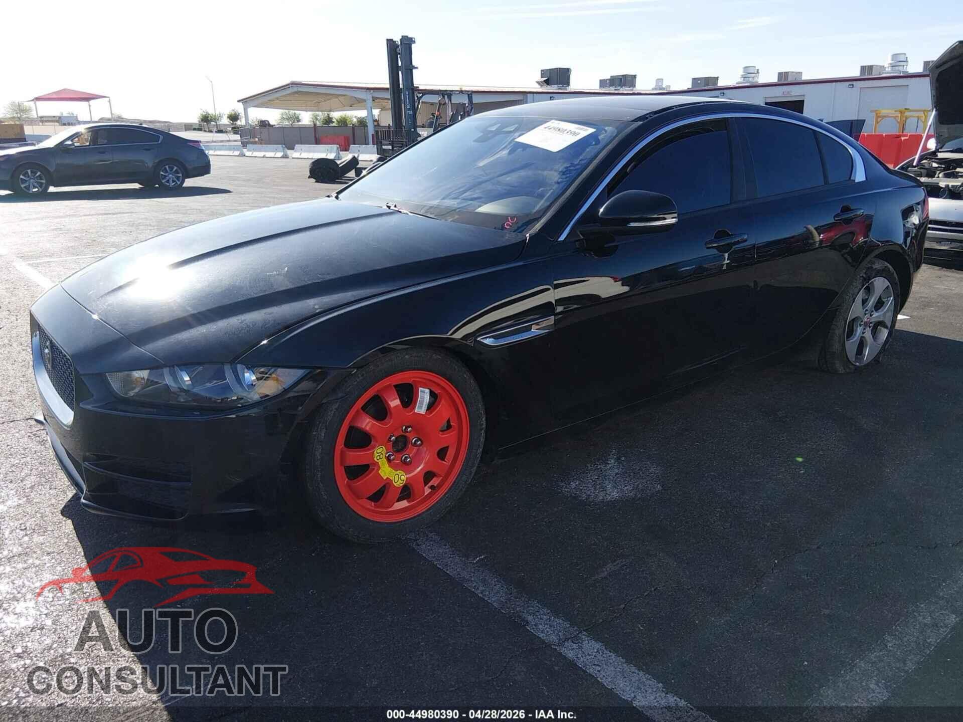 JAGUAR XE 2018 - SAJAR4FX0JCP27355