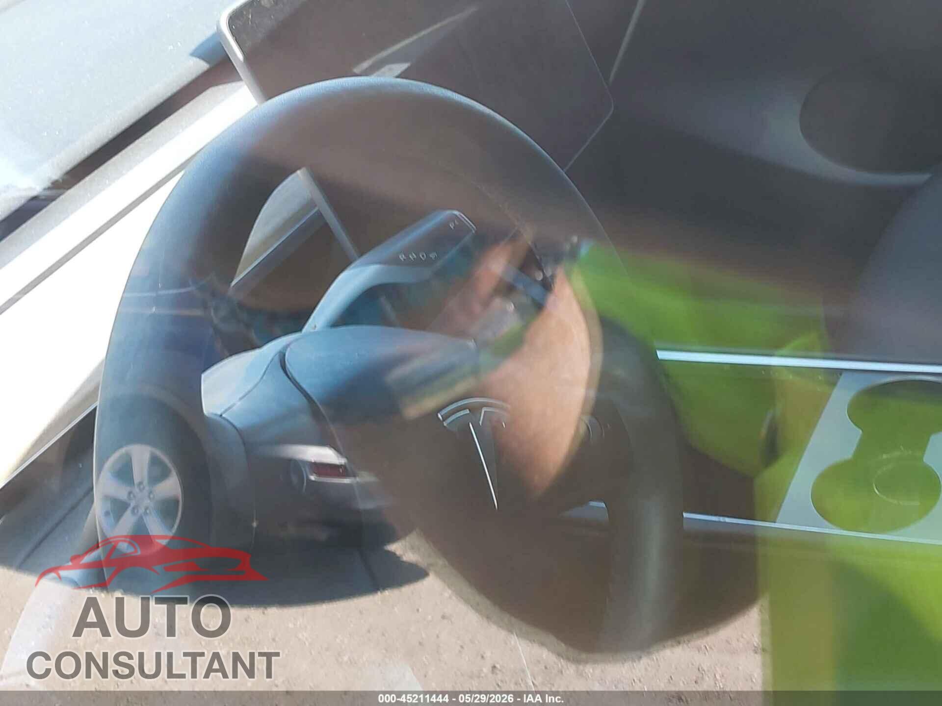 TESLA MODEL Y 2024 - 7SAYGDED0RF006190