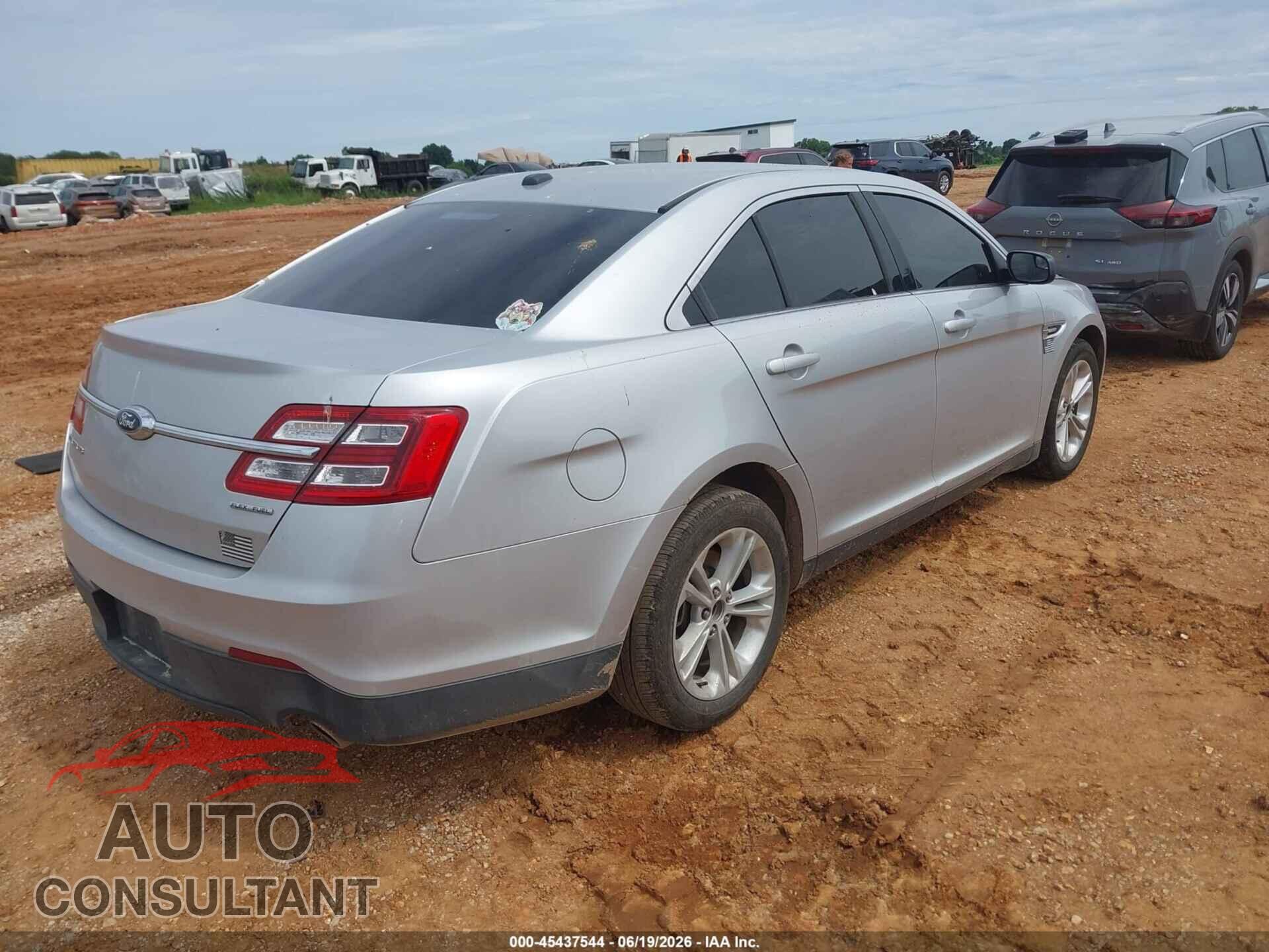FORD TAURUS 2017 - 1FAHP2D80HG123638