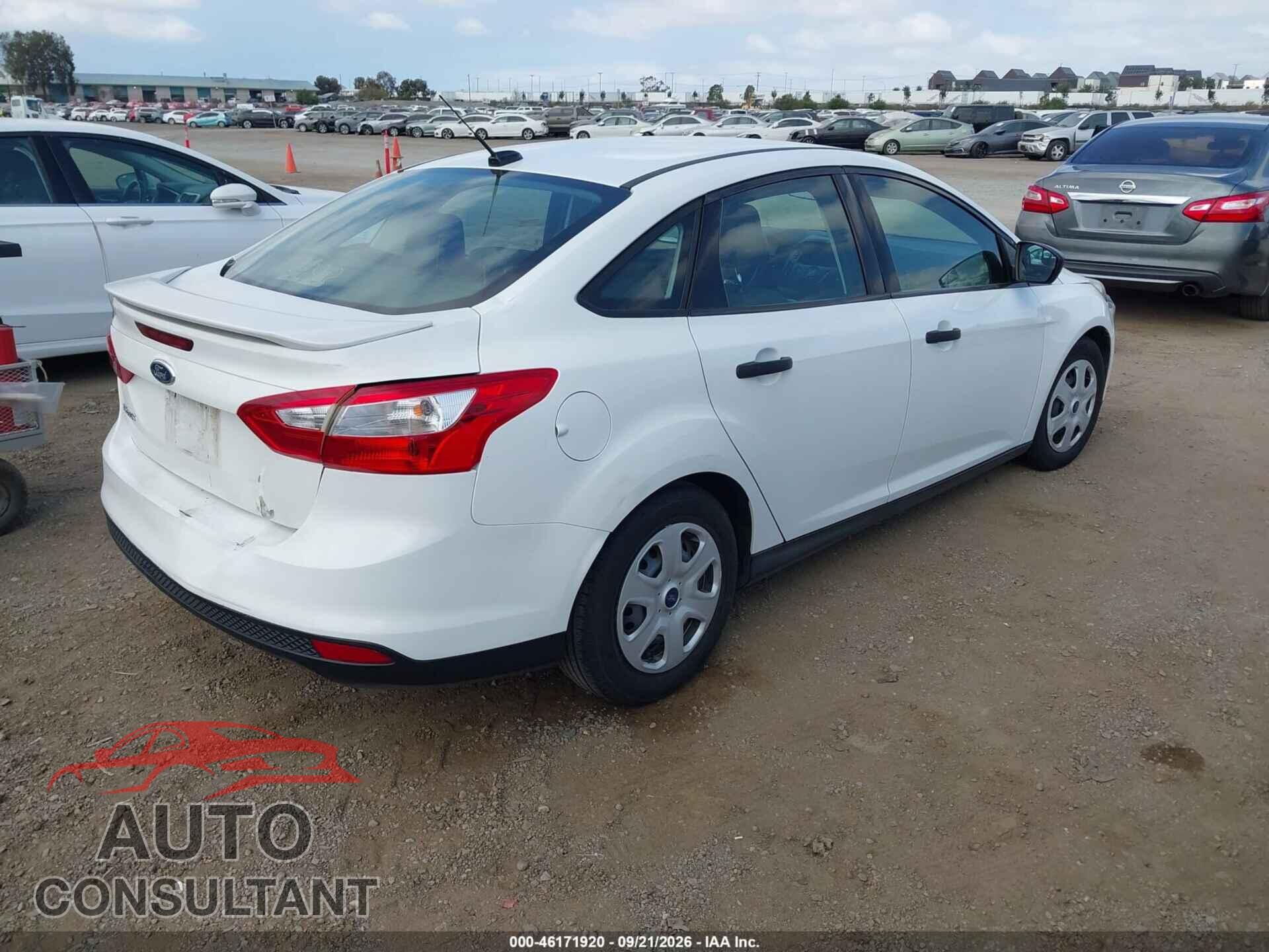 FORD FOCUS 2014 - 1FADP3E27EL374965