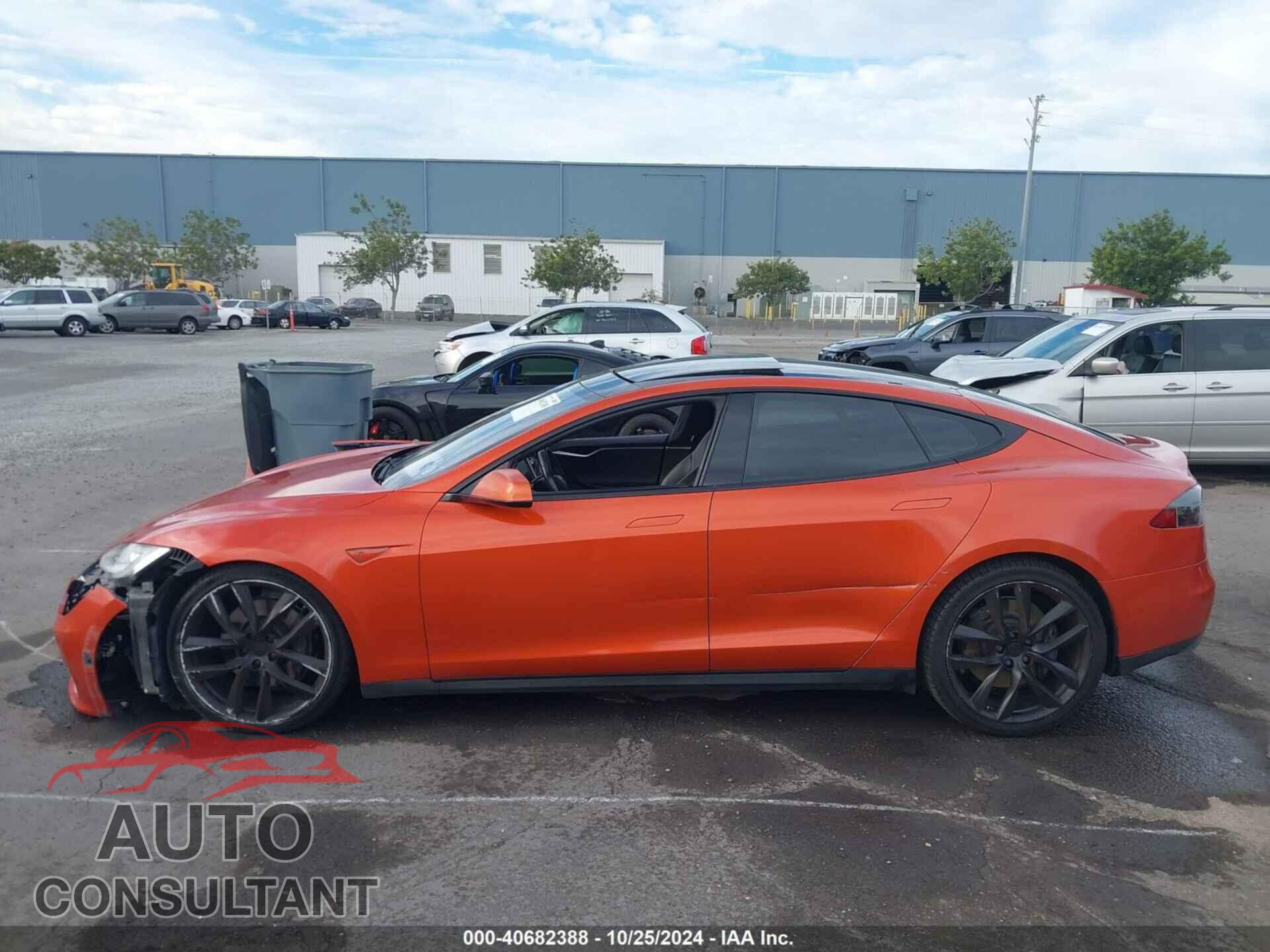 TESLA MODEL S 2015 - 5YJSA1E13FF106126