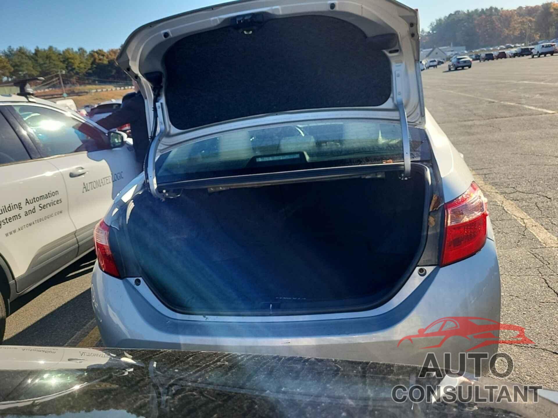 TOYOTA COROLLA 2018 - 5YFBURHE6JP831043