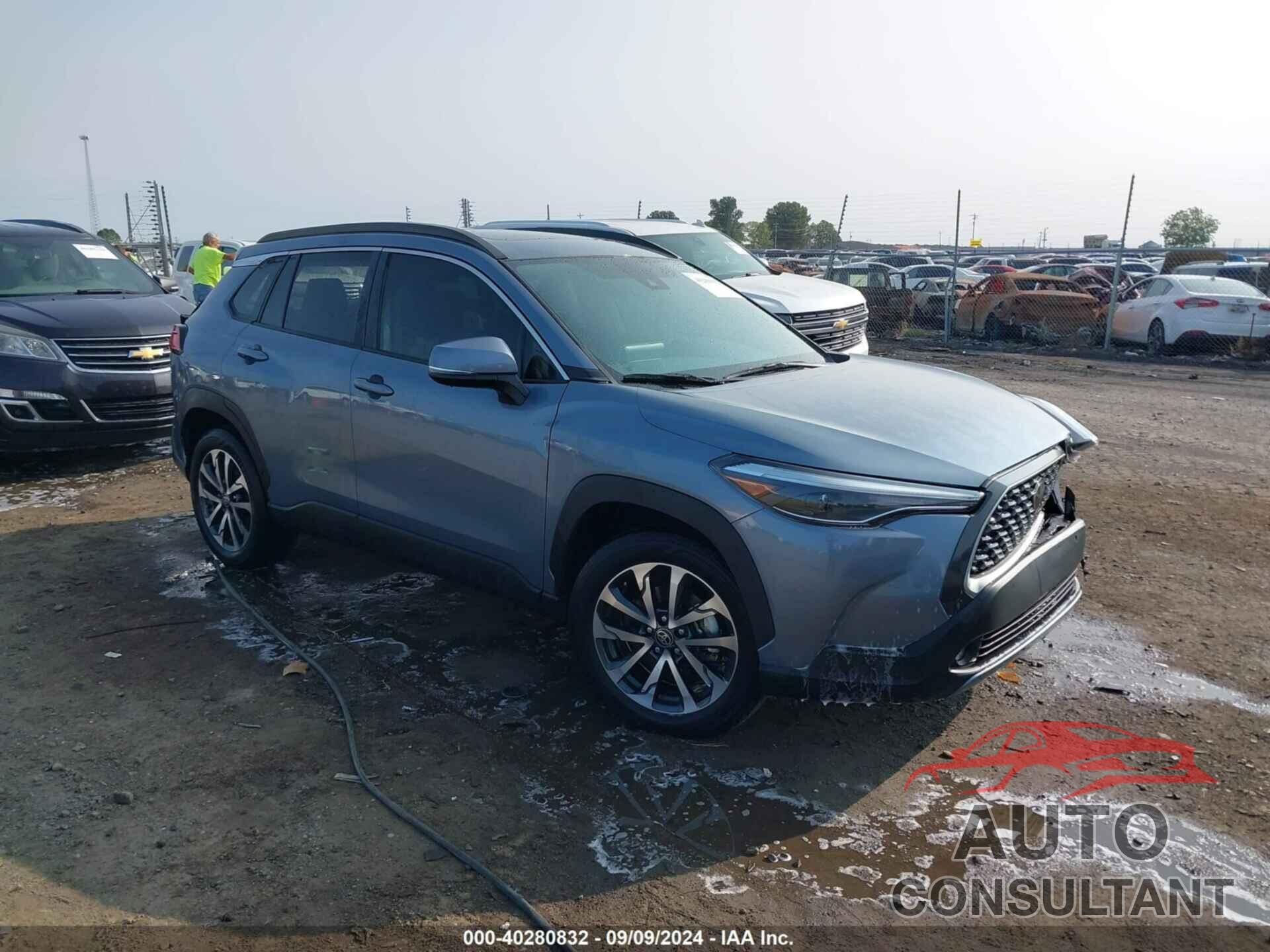 TOYOTA COROLLA CROSS 2022 - 7MUDAAAG9NV008107