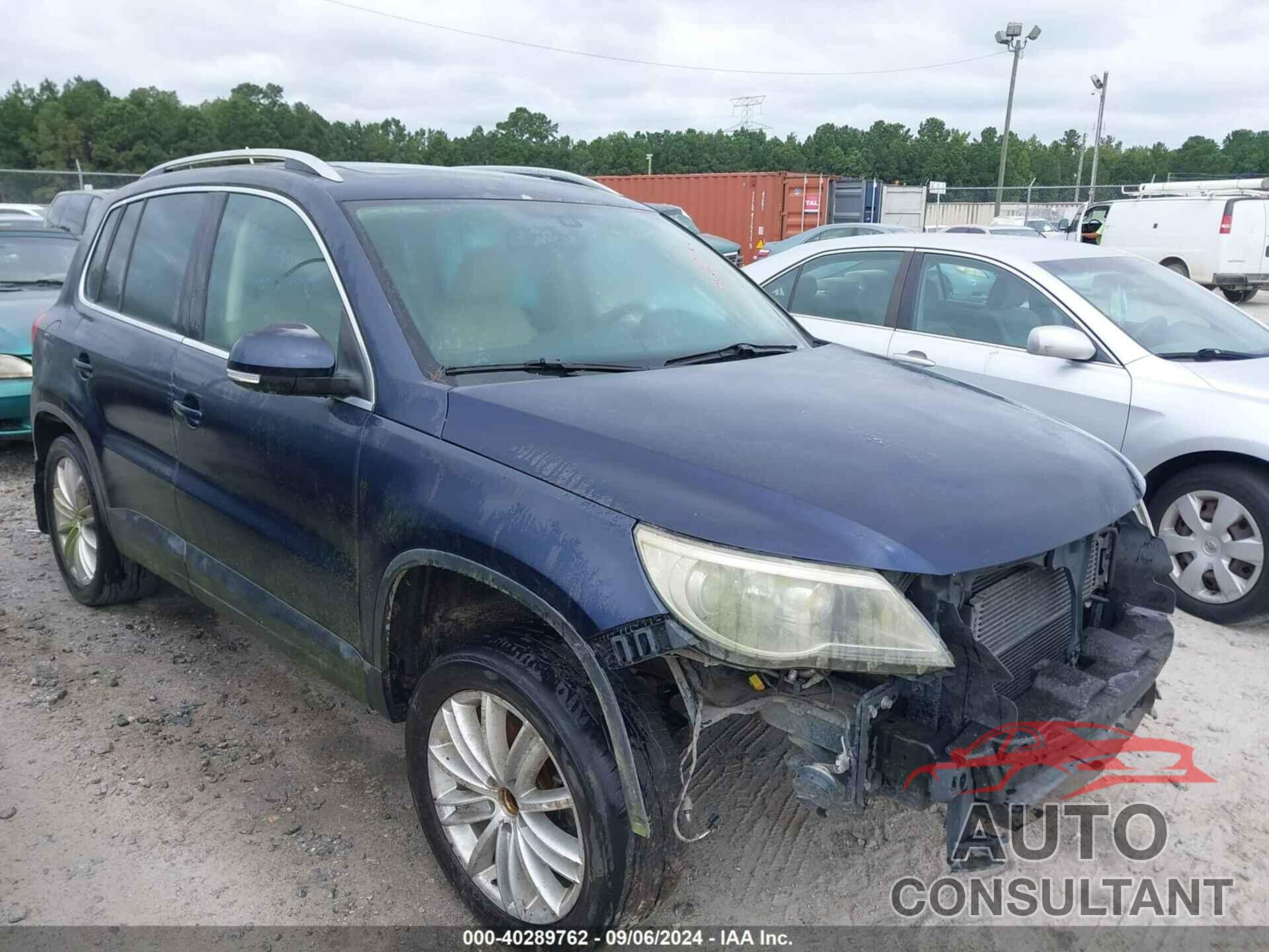 VOLKSWAGEN TIGUAN 2011 - WVGBV7AX3BW537231