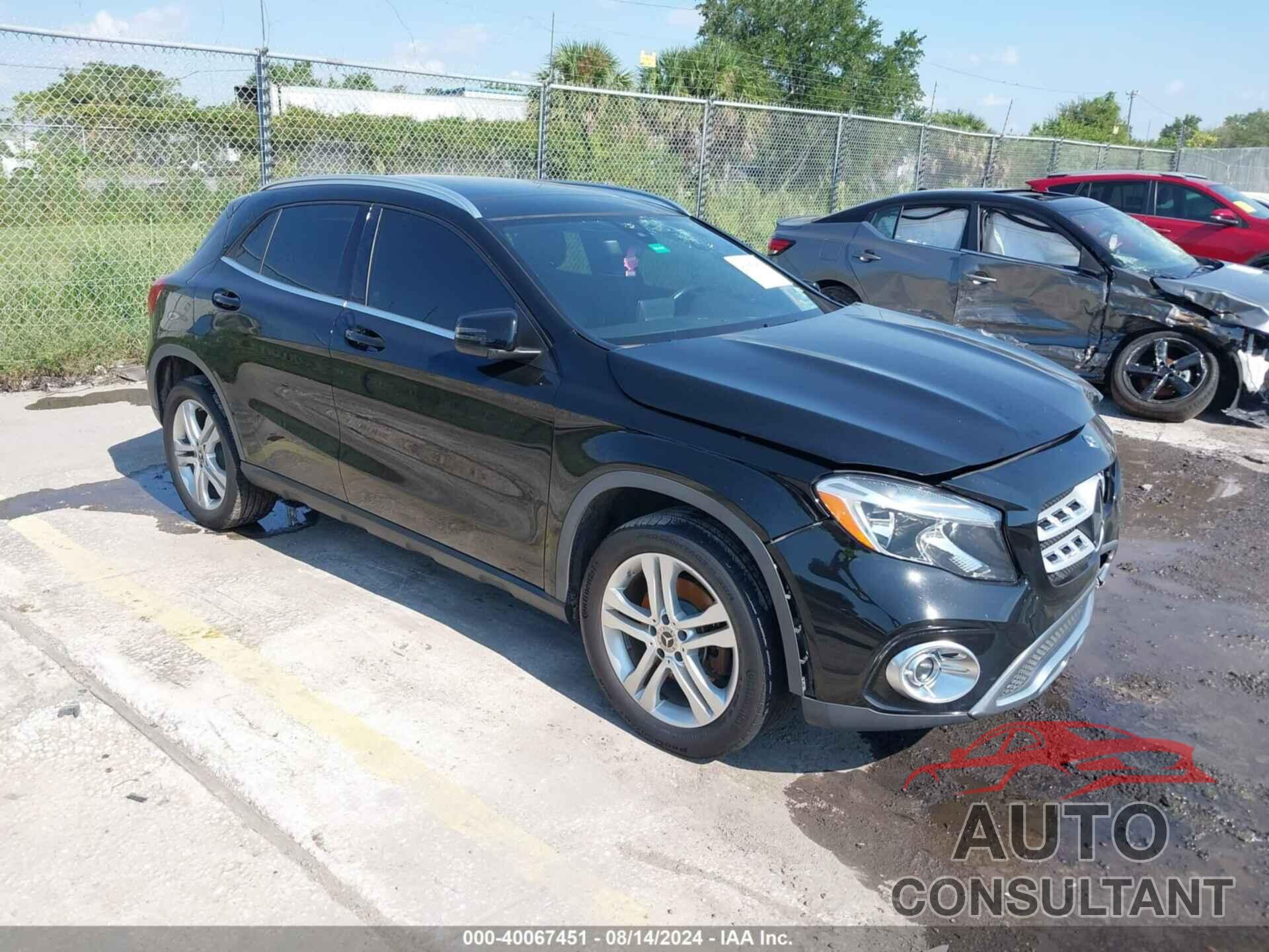 MERCEDES-BENZ GLA 2018 - WDCTG4EB3JJ449611