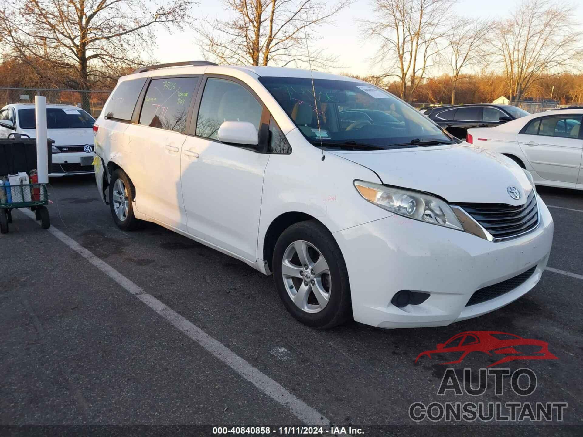 TOYOTA SIENNA 2011 - 5TDKK3DC7BS054811