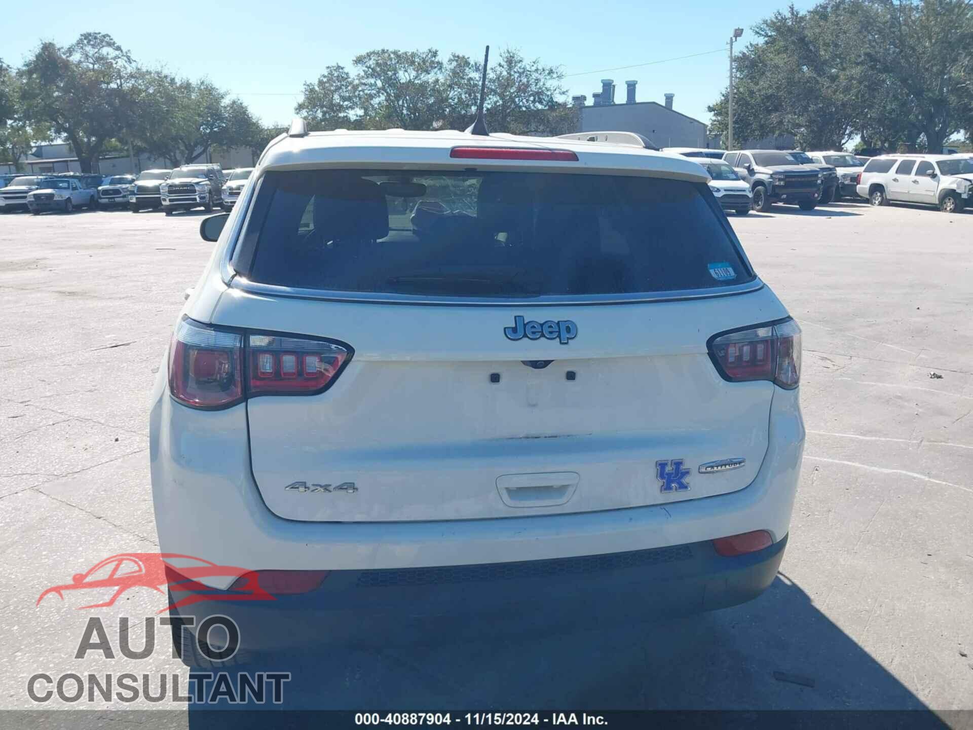 JEEP COMPASS 2018 - 3C4NJDBB8JT457488