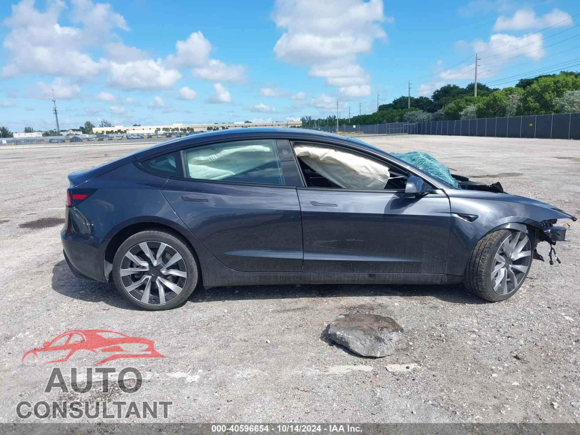TESLA MODEL 3 2024 - 5YJ3E1EA2RF751069