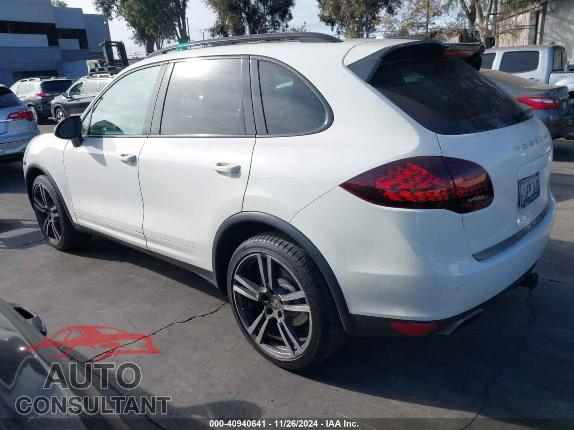 PORSCHE CAYENNE 2012 - WP1AA2A28CLA04375