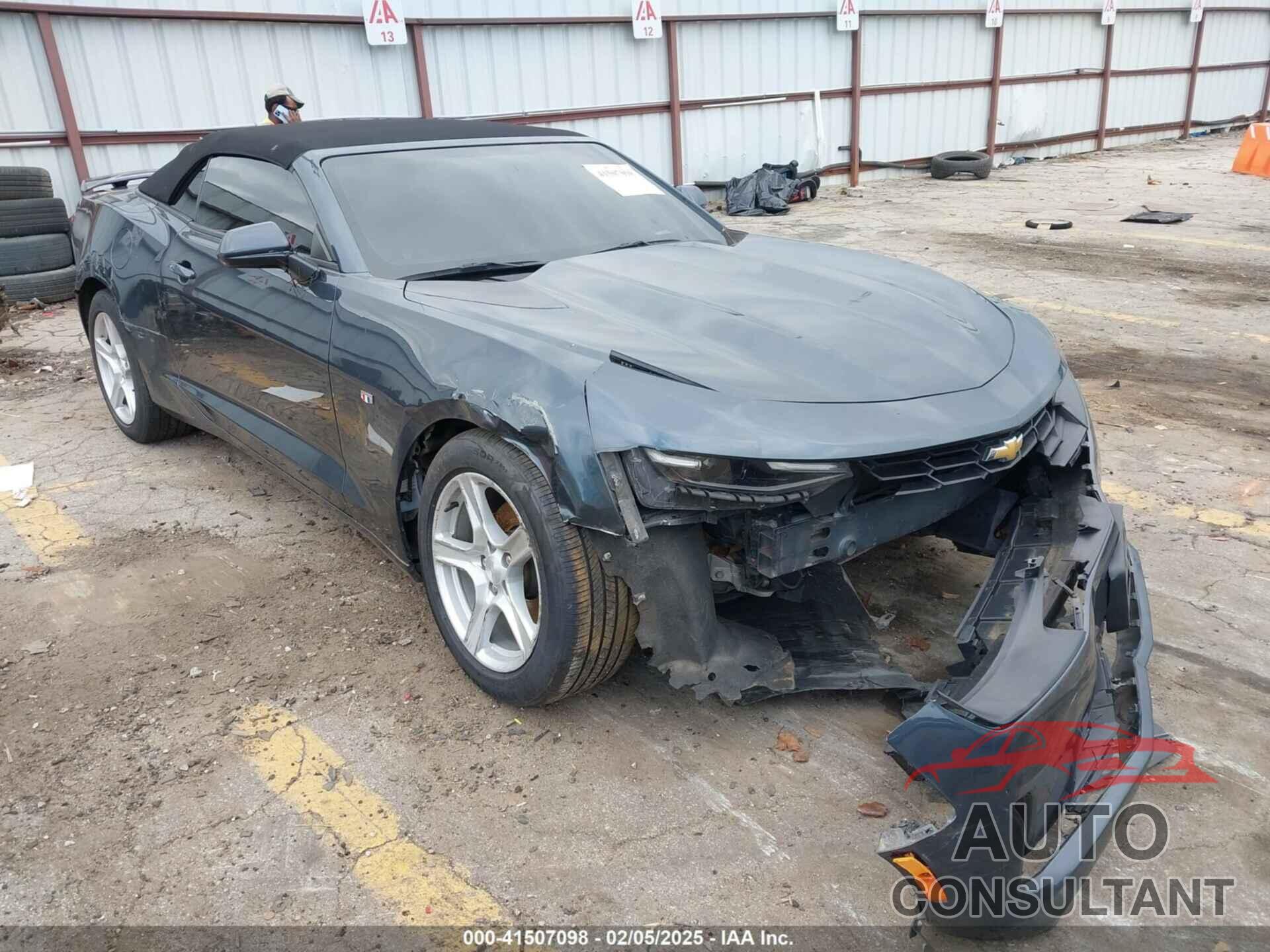 CHEVROLET CAMARO 2020 - 1G1FB3DS5L0105826