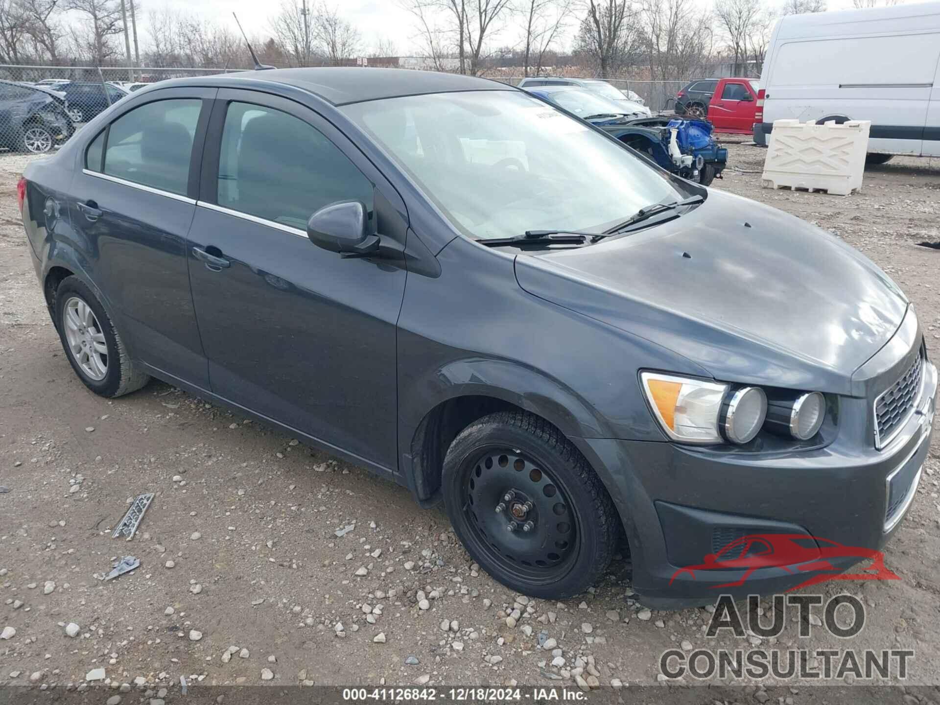 CHEVROLET SONIC 2013 - 1G1JC5SH7D4105573